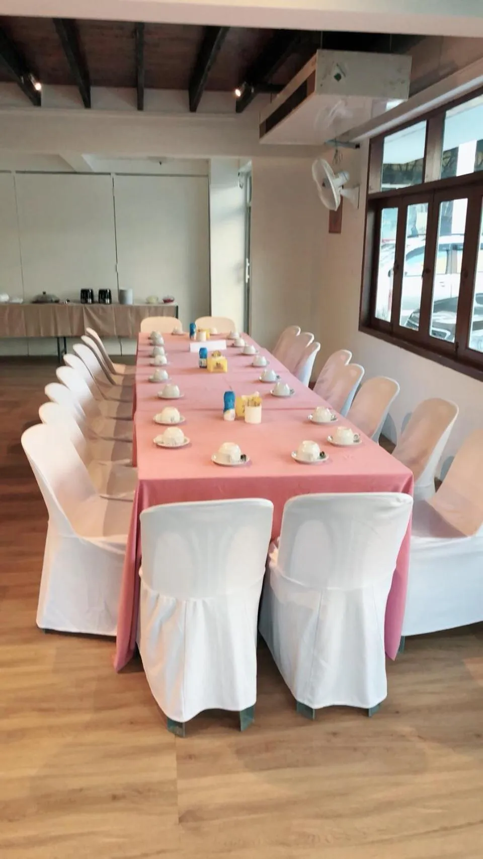 Restaurant/places to eat in Sinkiat Thani Hotel