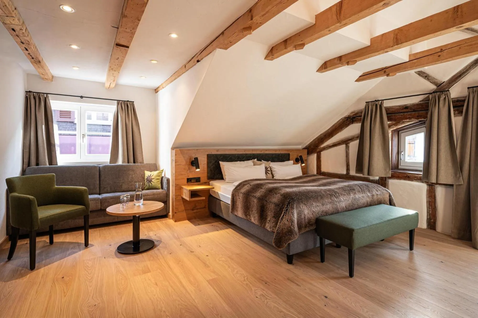 Photo of the whole room, Bed in Alpin Lifestyle Hotel Löwen & Strauss