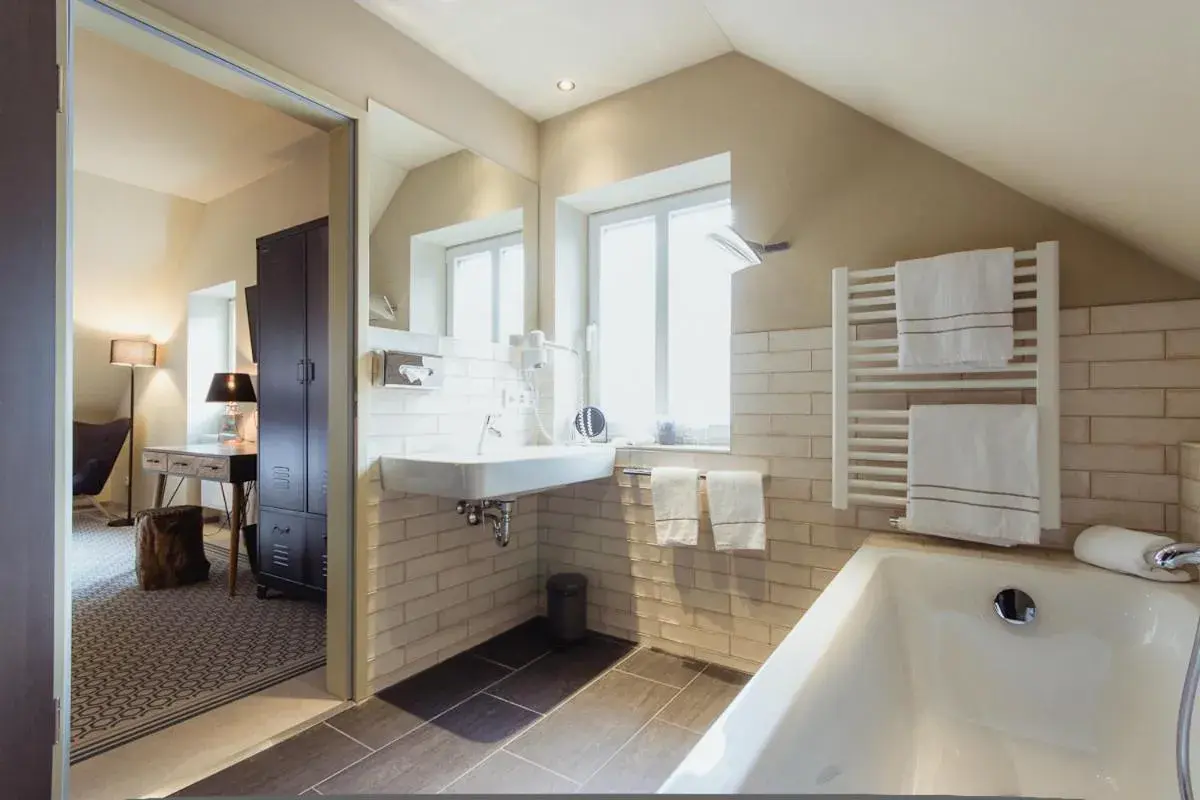 Double Room in Hotel Goldene Traube - by Neugart Double Room in Hotel Goldene Traube - by Neugart