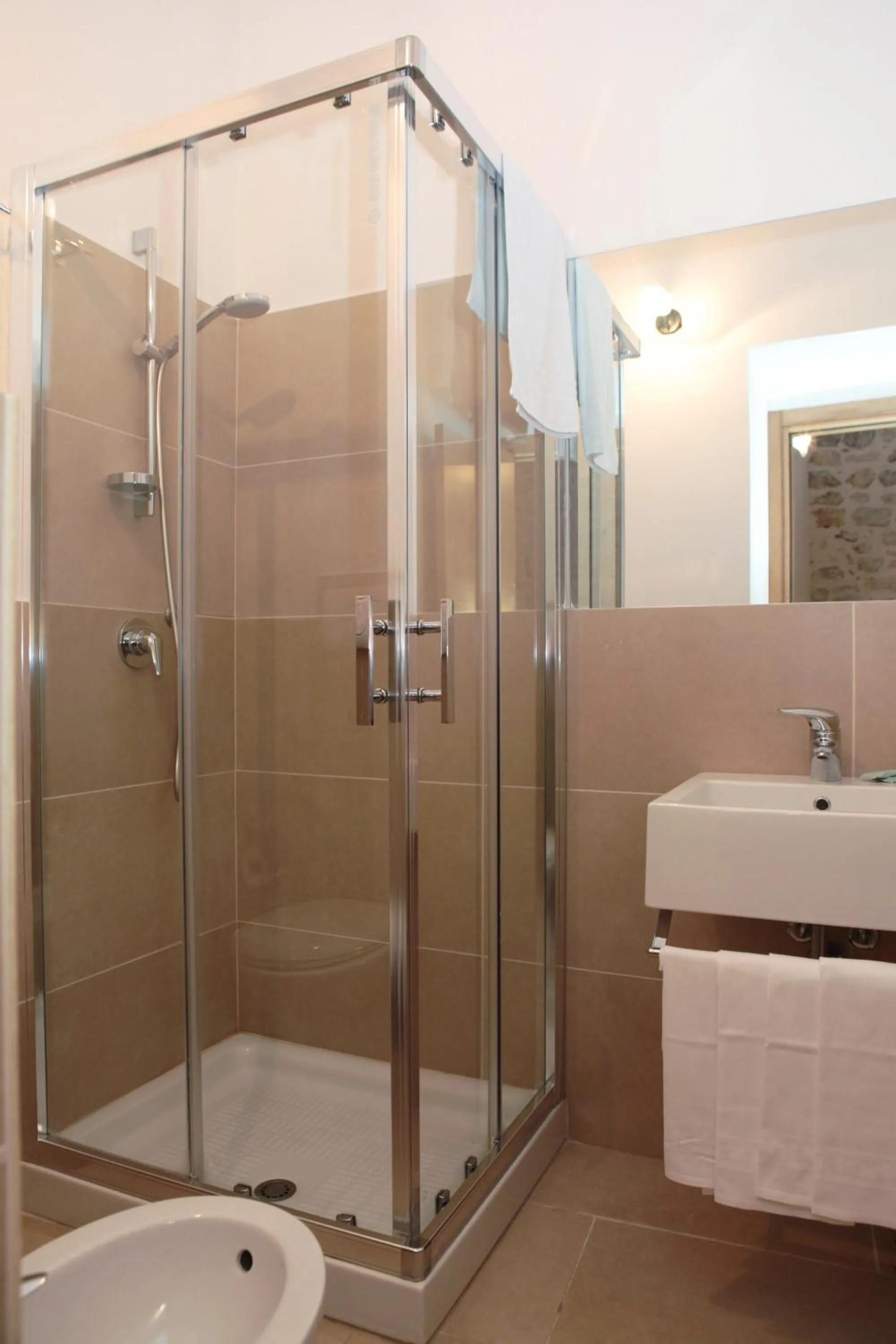 Bathroom in La Corte Di Ibla