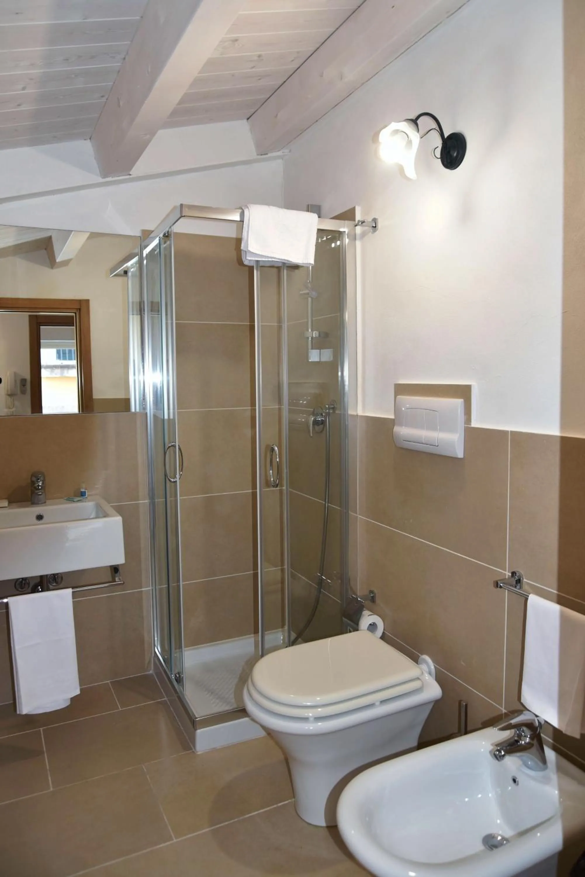 Bathroom in La Corte Di Ibla