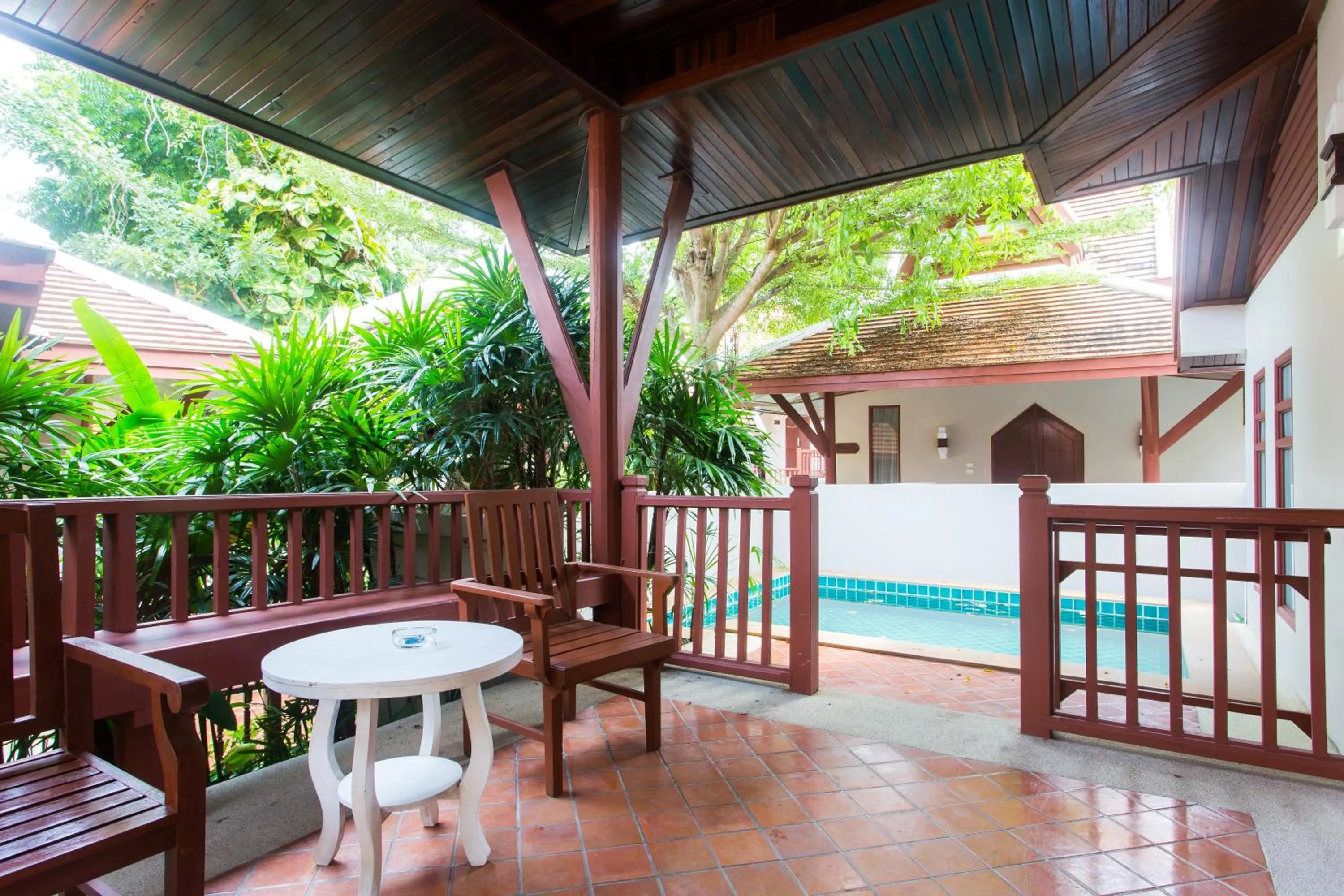 Swimming pool in Samui Buri Beach Resort