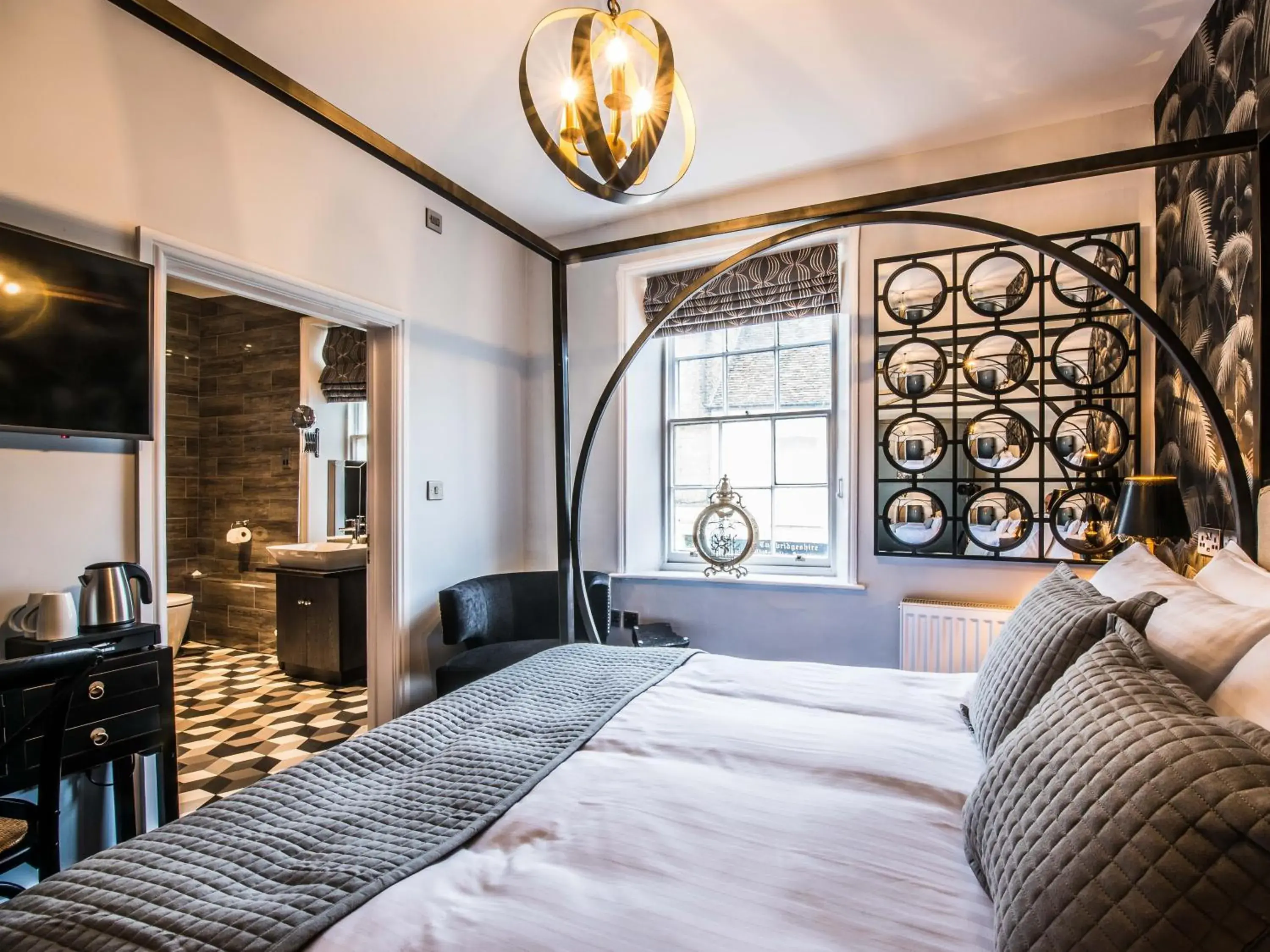 Bedroom, Bed in The Royal Standard Bedroom, Bed in The Royal Standard