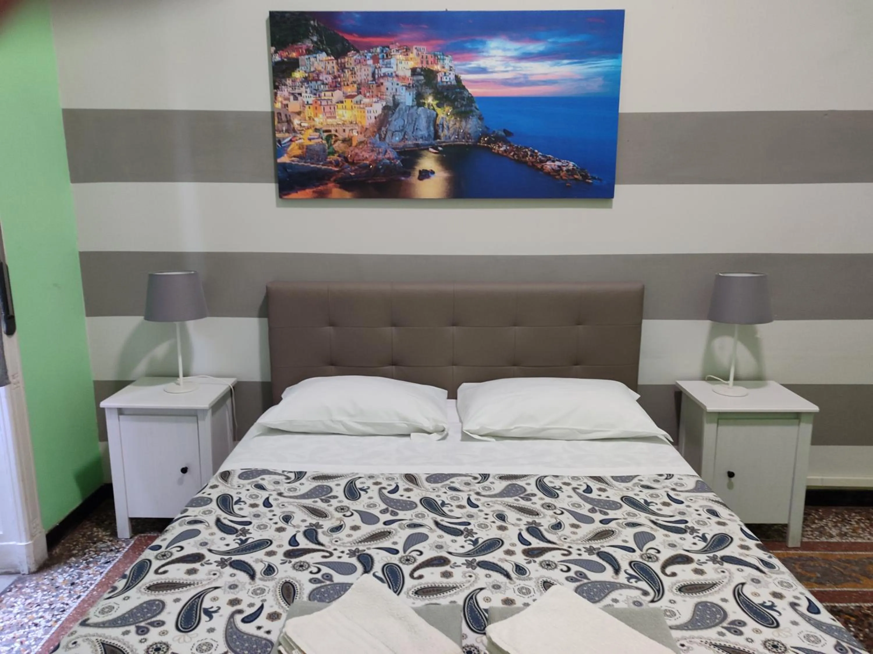 Bedroom, Bed in Albergo Locanda Alambra