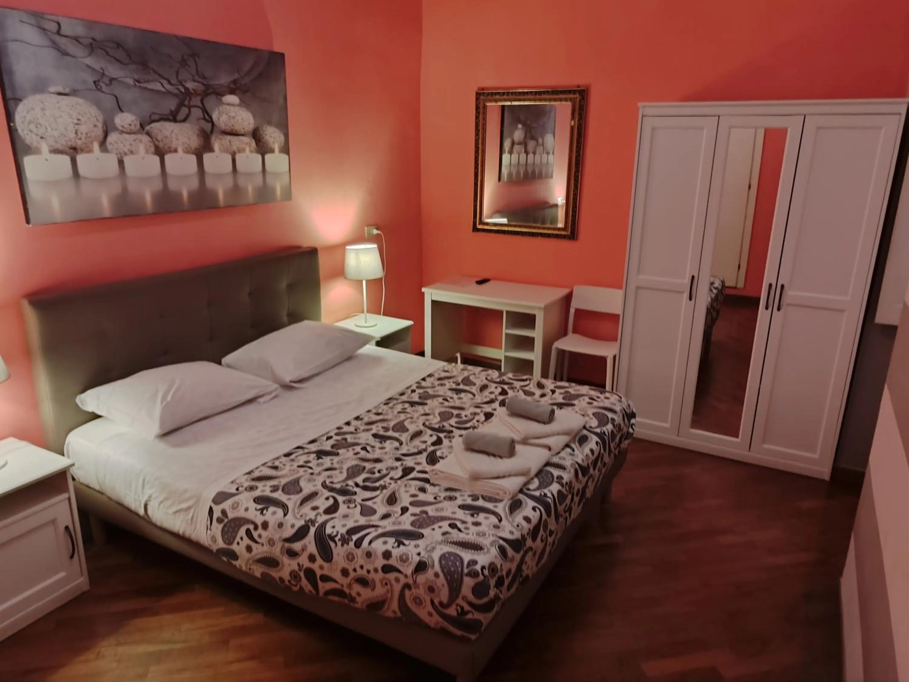 Bedroom, Bed in Albergo Locanda Alambra