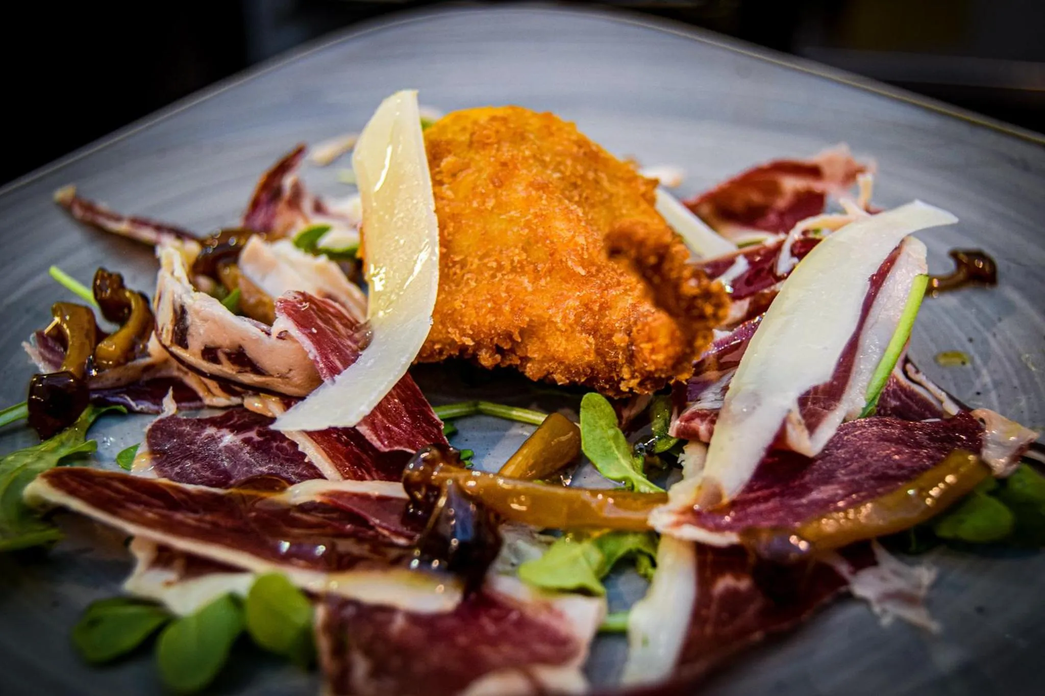 Restaurant/places to eat in Rising Sun Hotel