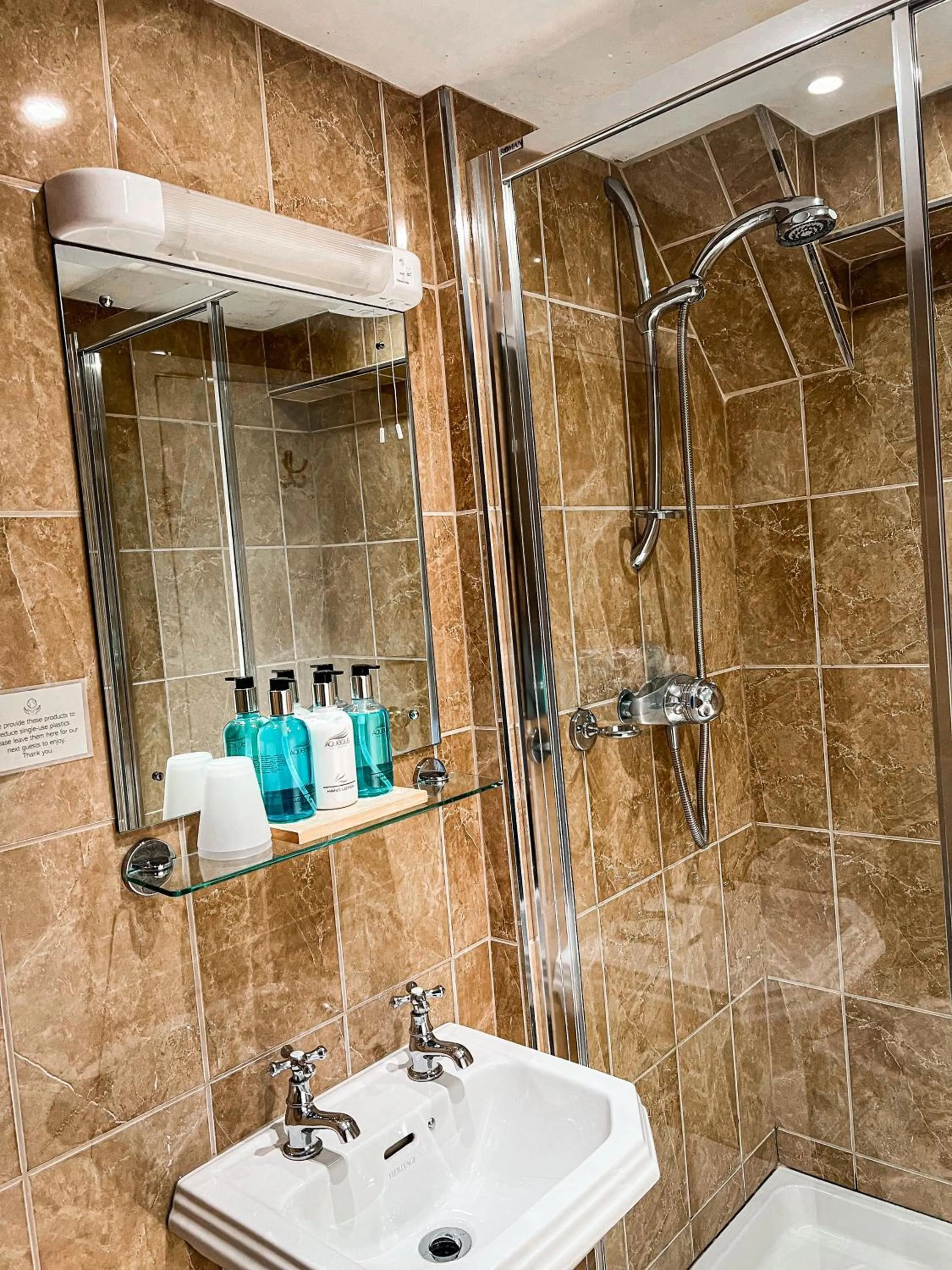 Shower in Rising Sun Hotel