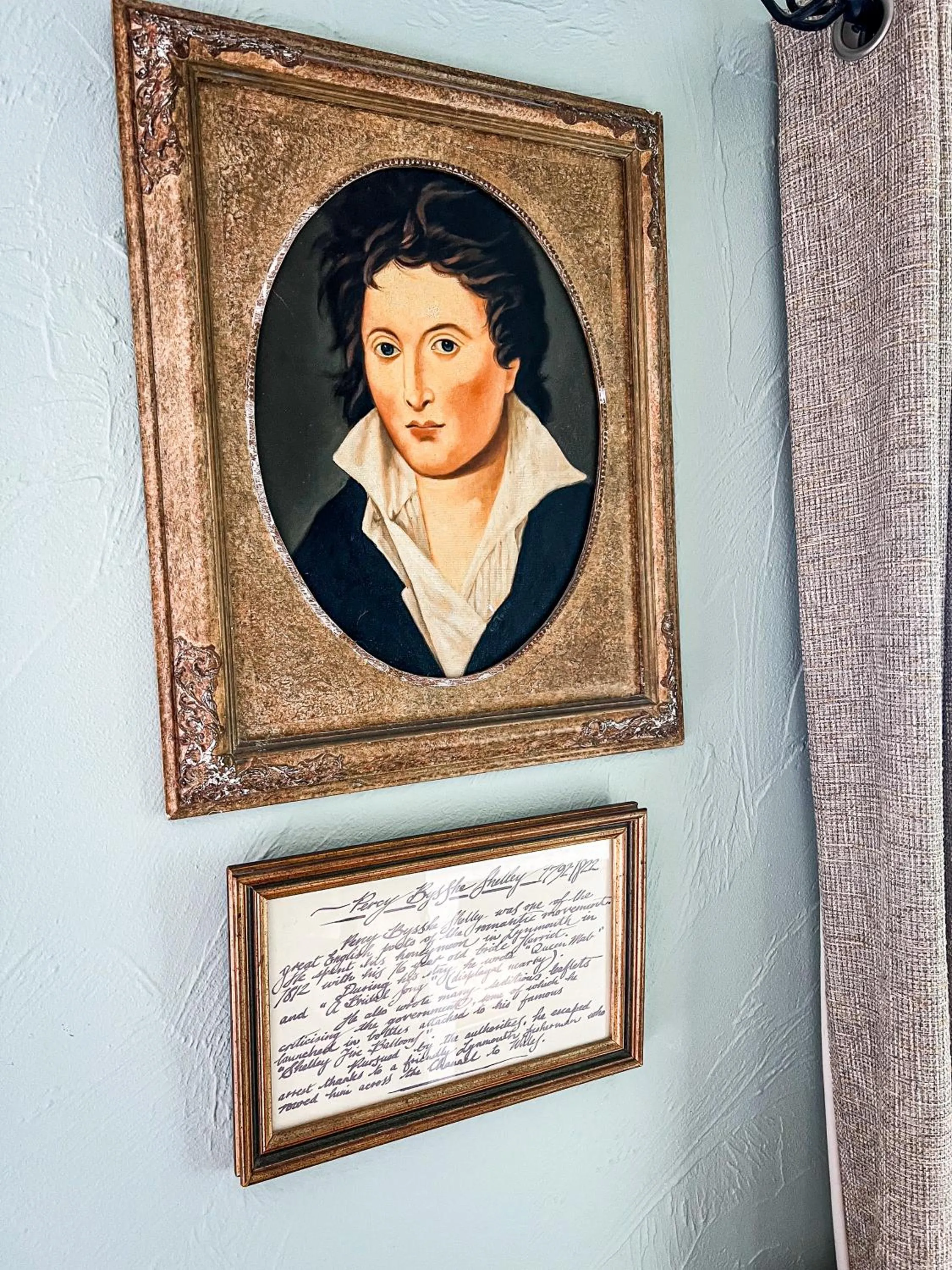 Bedroom in Rising Sun Hotel