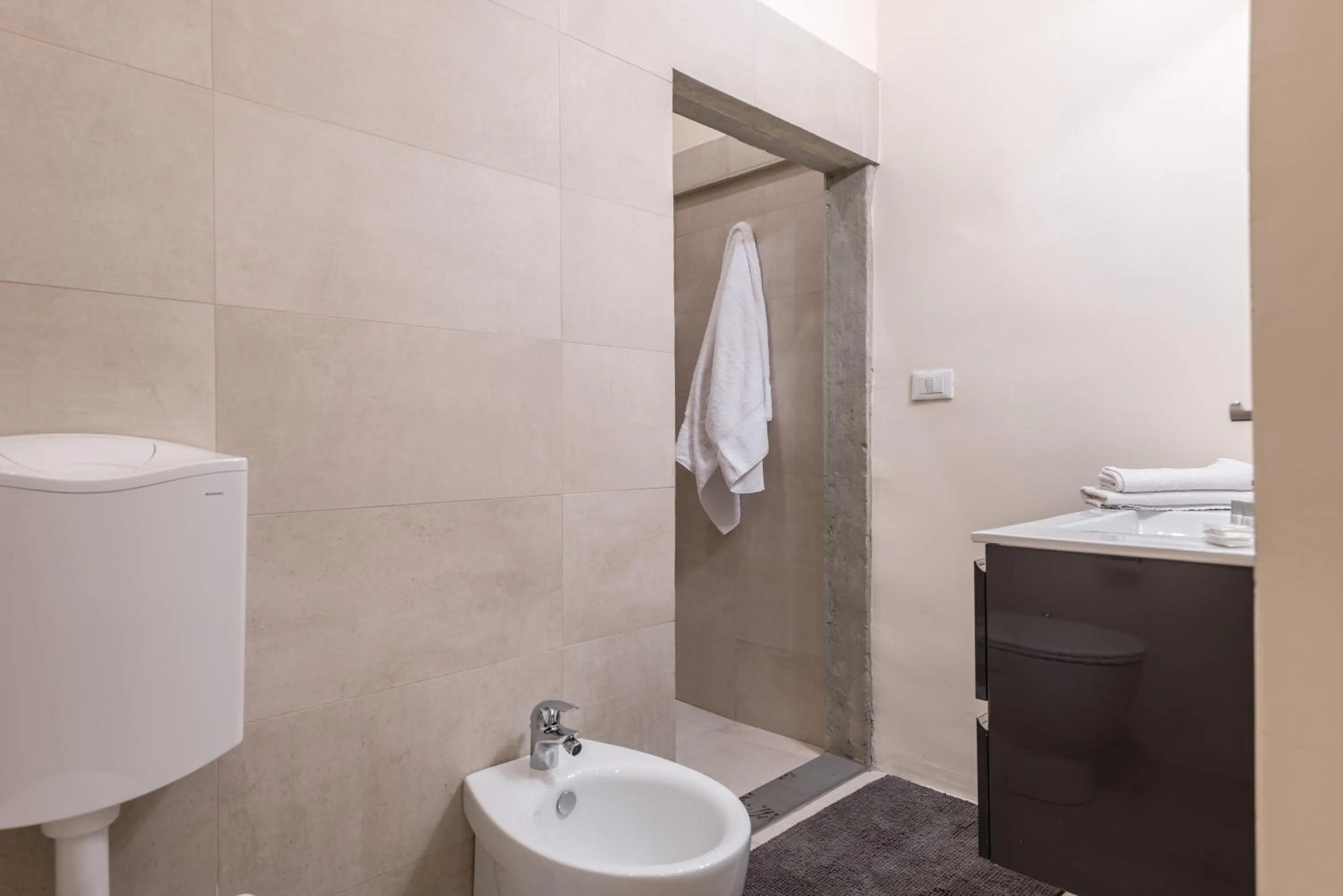 Bathroom in Romantic Novella by Mmega