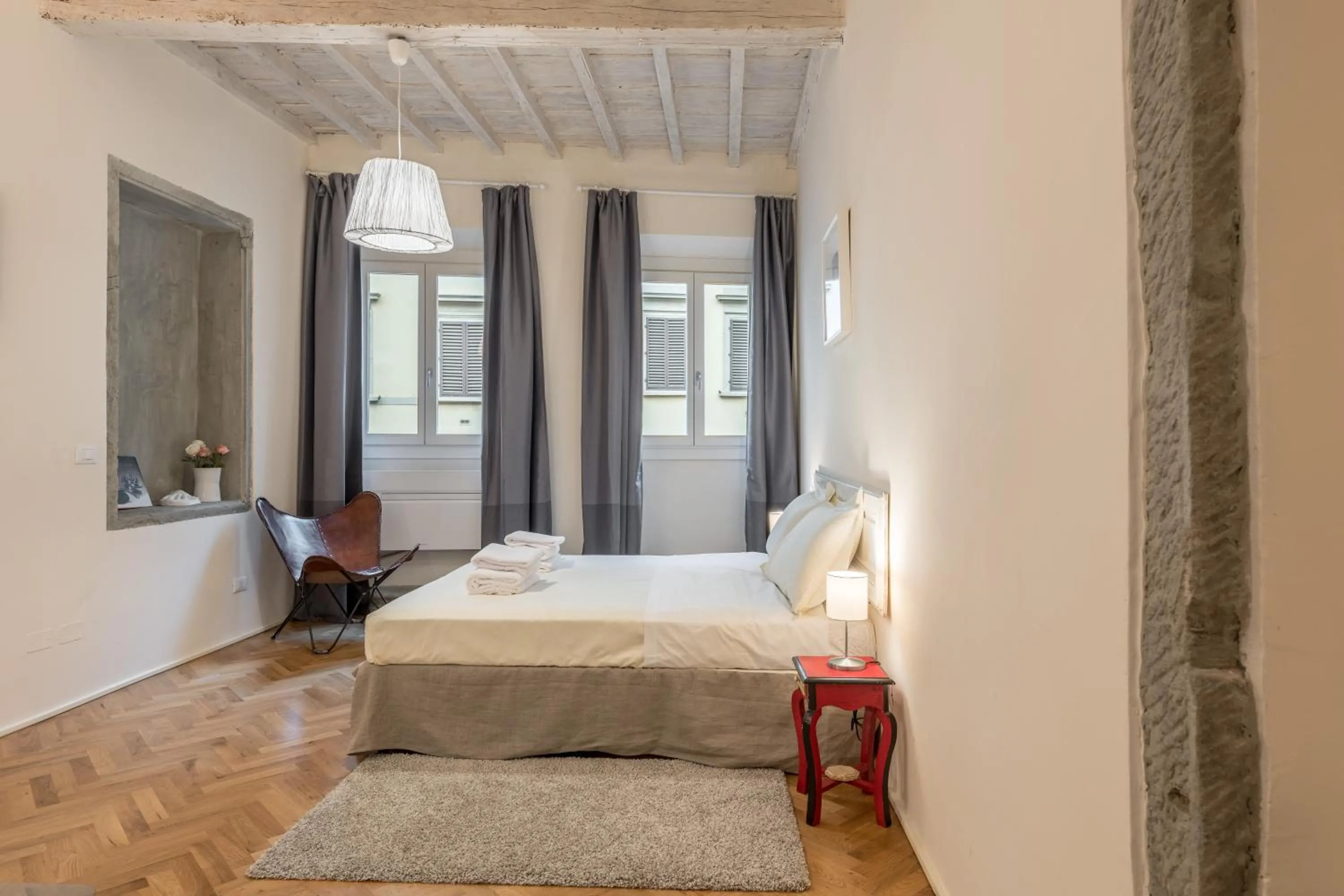 Bedroom, Bed in Romantic Novella by Mmega