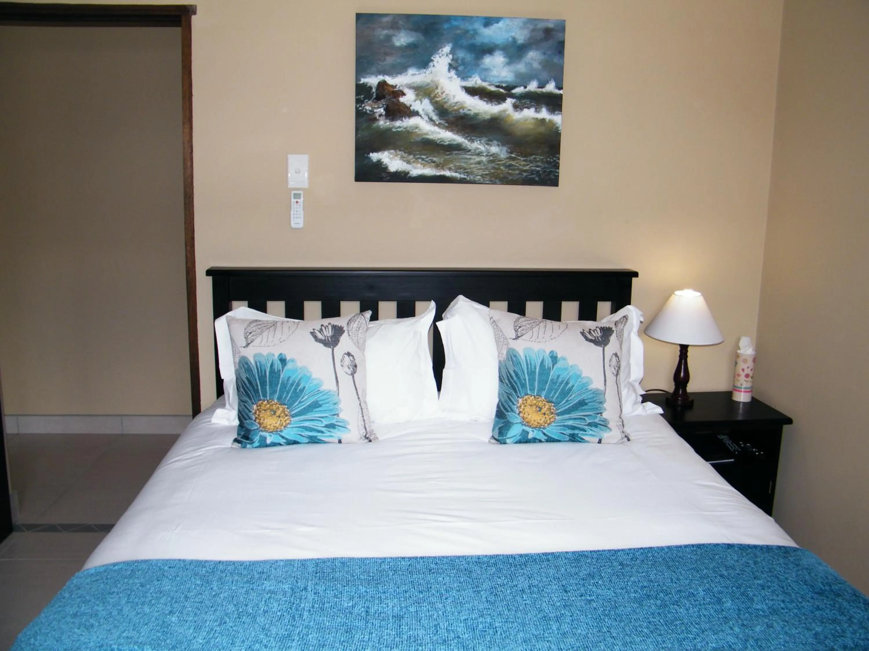 Bed in Absolute Cornwall Bed and Breakfast