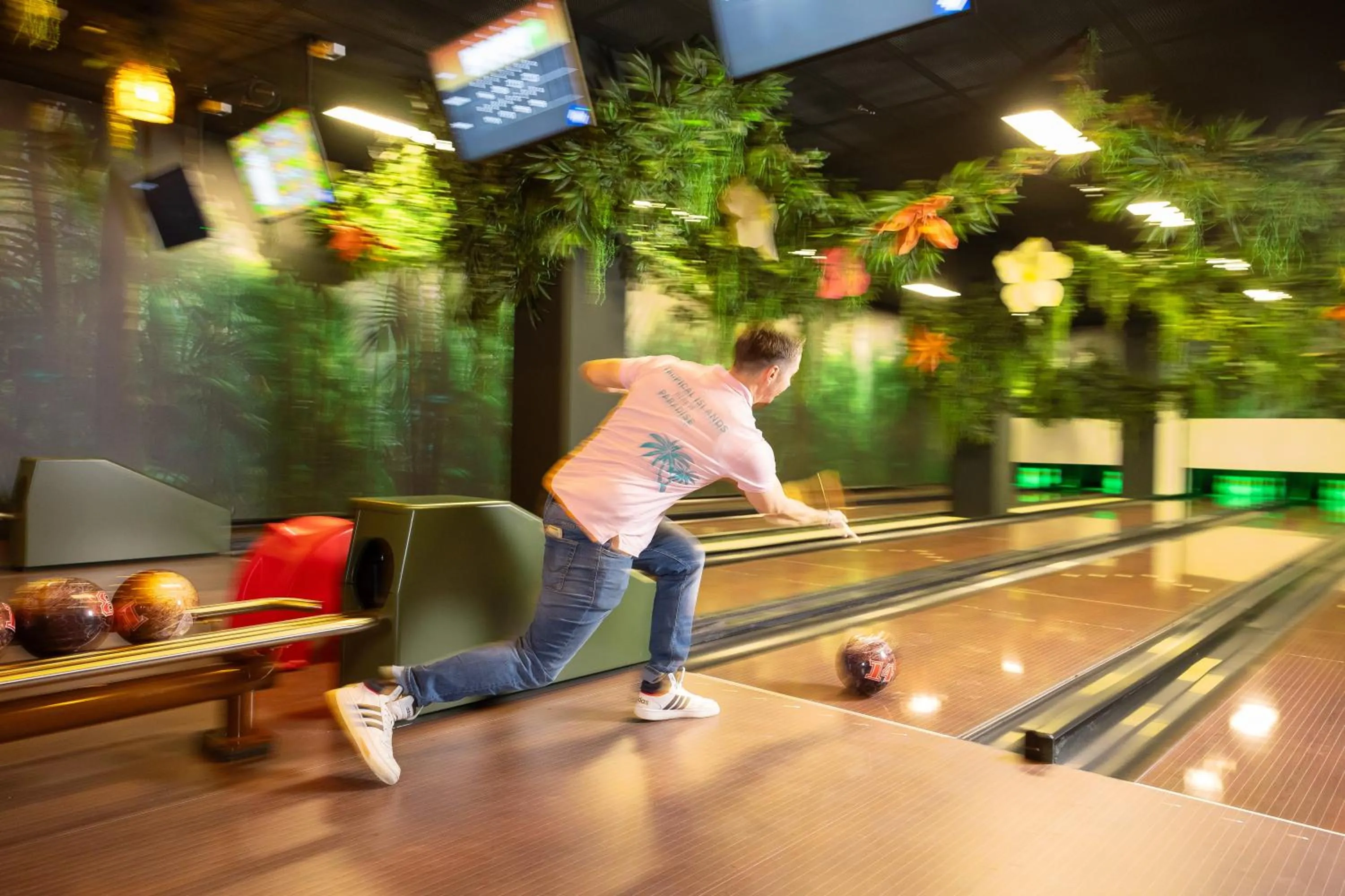 Bowling in Tropical Islands
