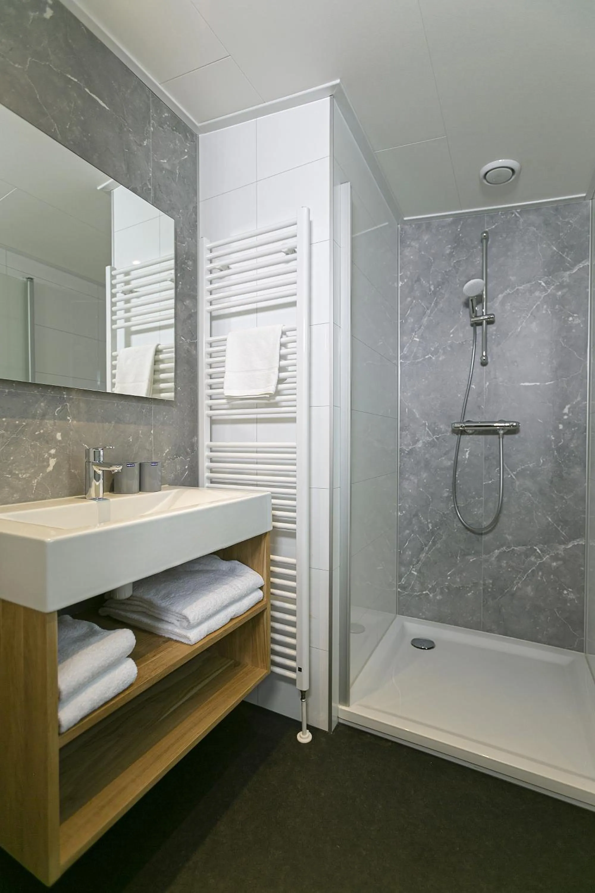 Shower in Tropical Islands