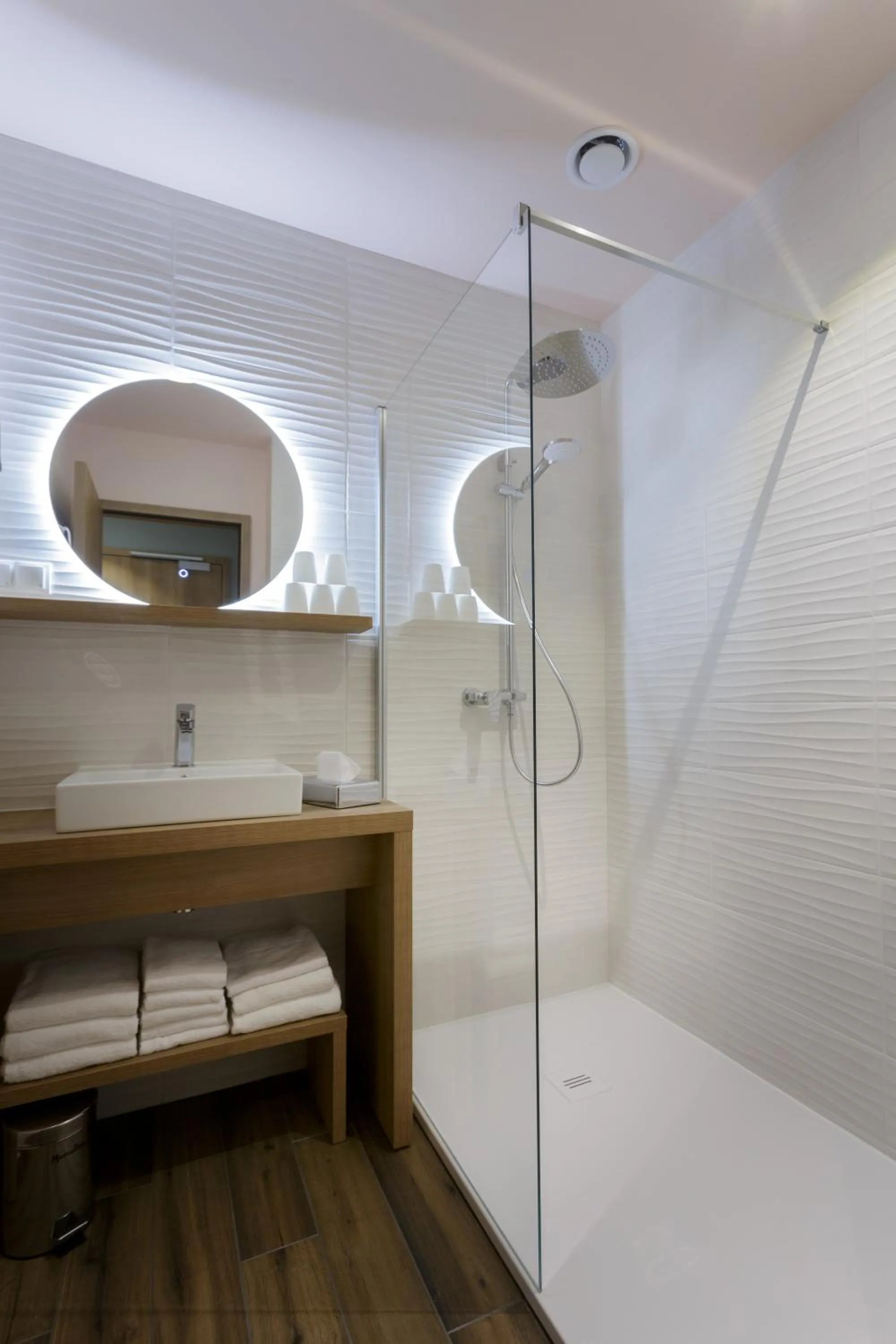 Shower in Tropical Islands