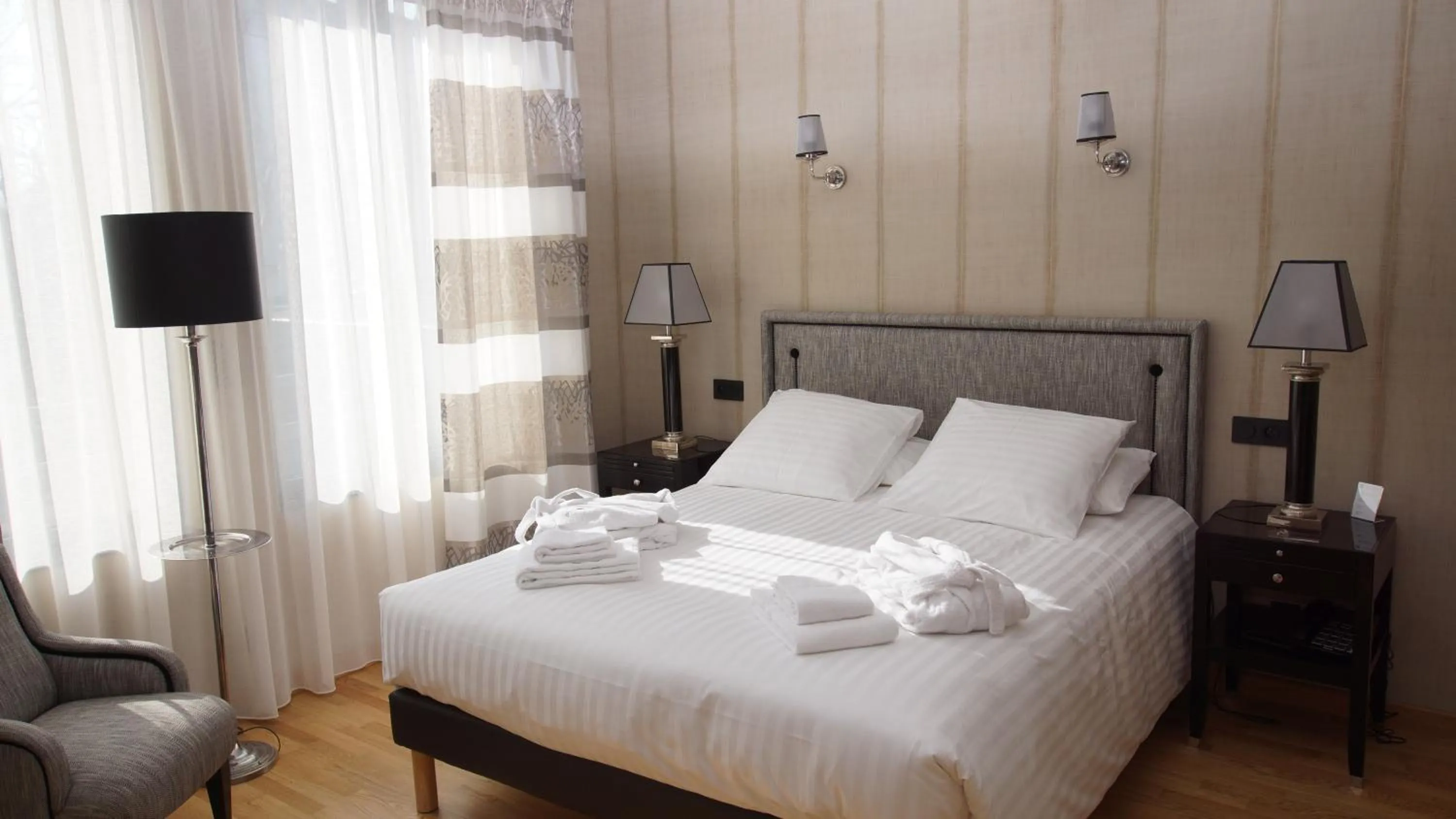 Double Room - single occupancy - Disability Access in Hôtel de charme L'Orée du Parc