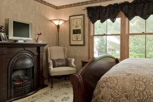 TV and multimedia, Bed in Inn at Ellis River