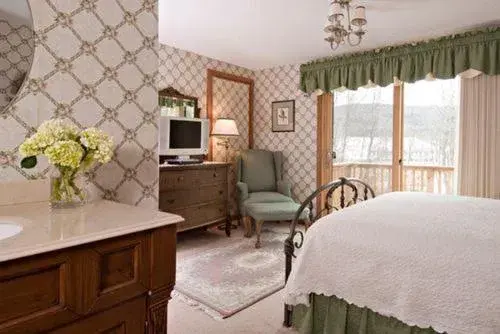 Queen Room with Balcony in Inn at Ellis River Queen Room with Balcony in Inn at Ellis River