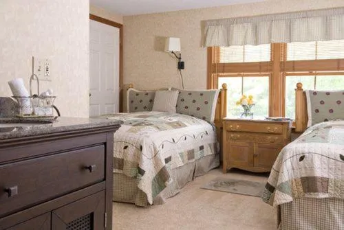 Photo of the whole room, Bed in Inn at Ellis River