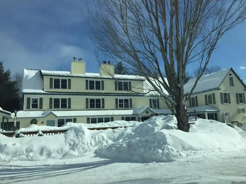 Property building in Inn at Ellis River Property building in Inn at Ellis River