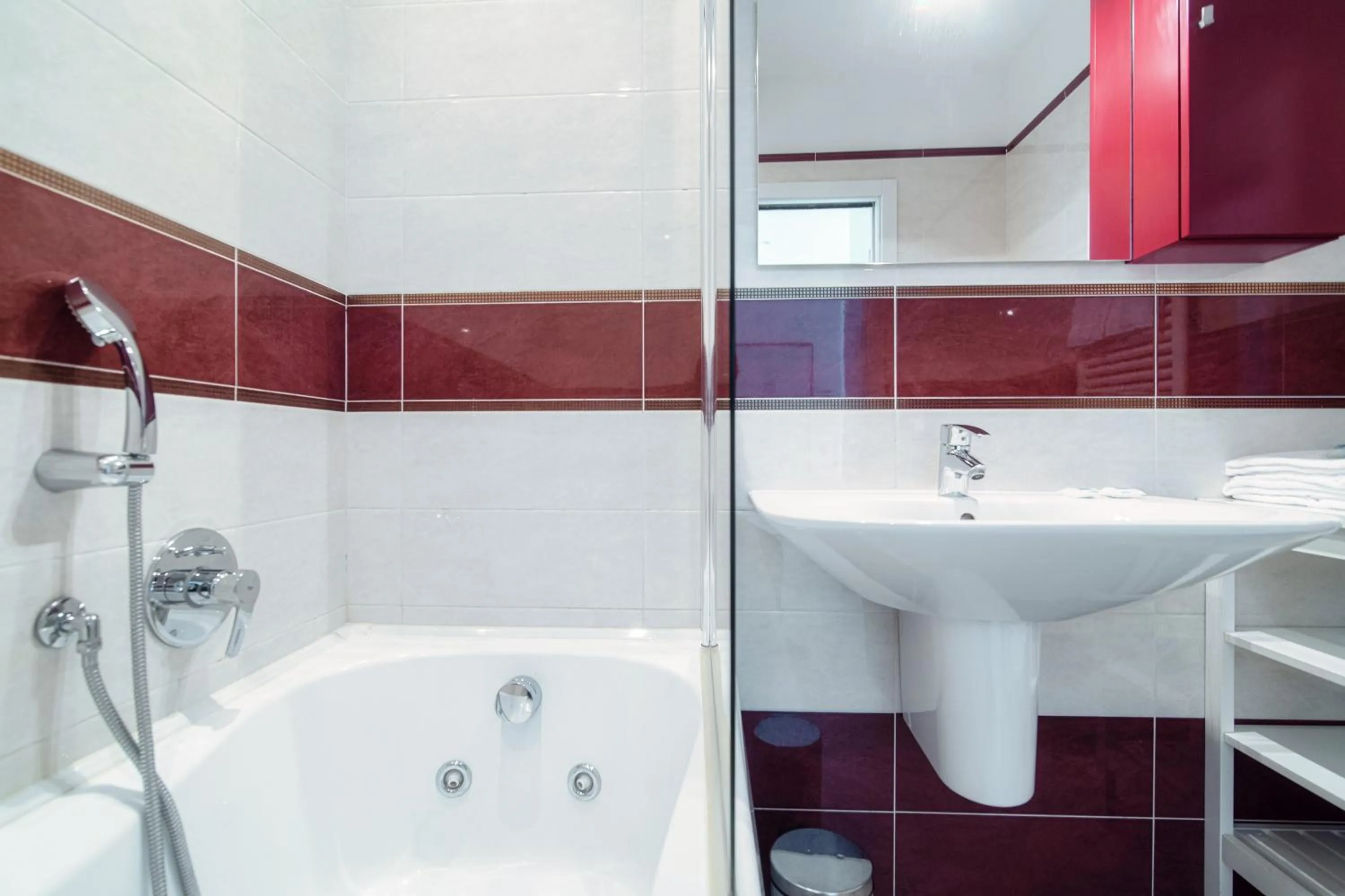 Bathroom in Prestige Apartments by Quokka 360 - spacious flats with terraces