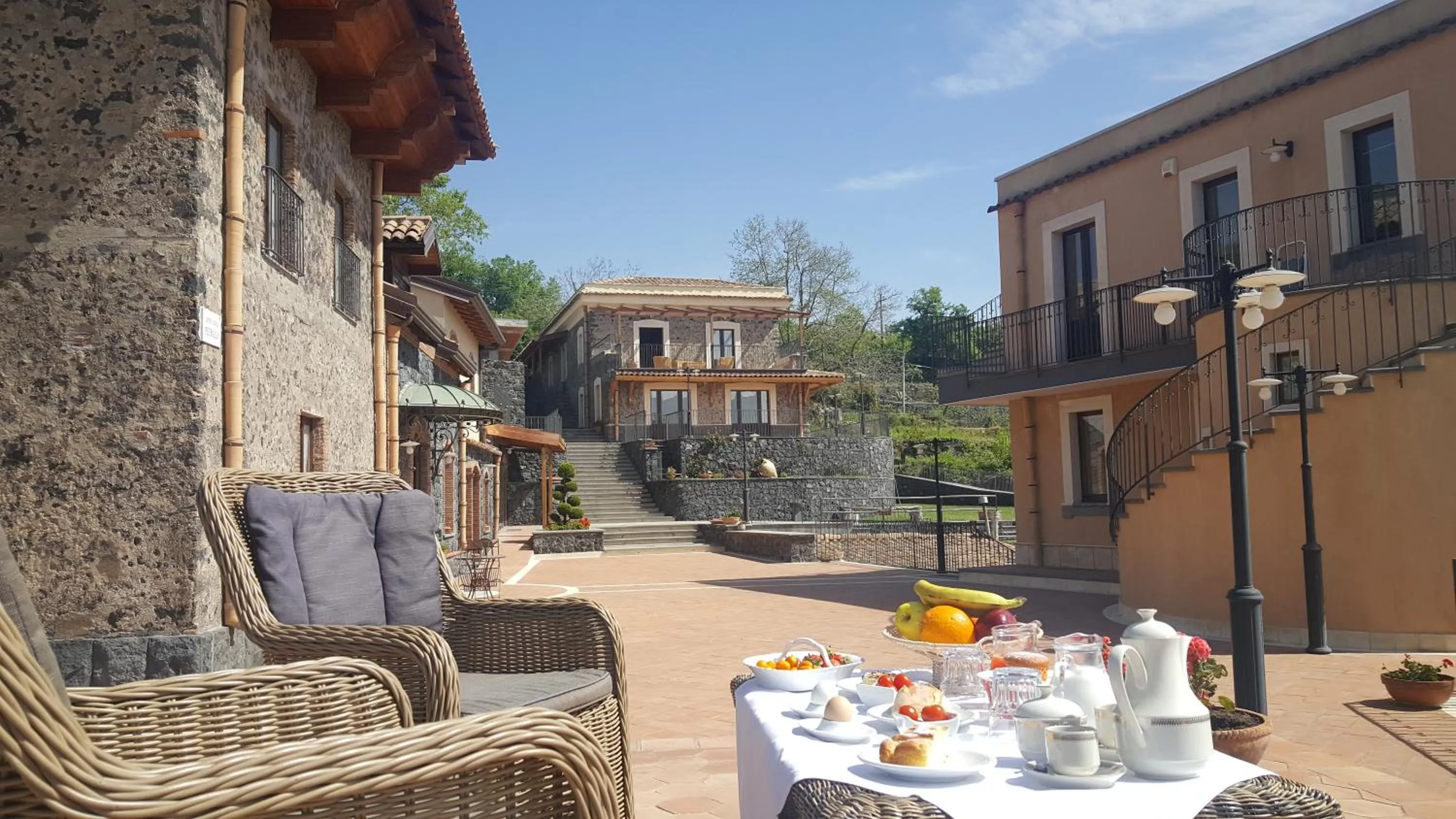 Day in Antico Borgo Petralia
