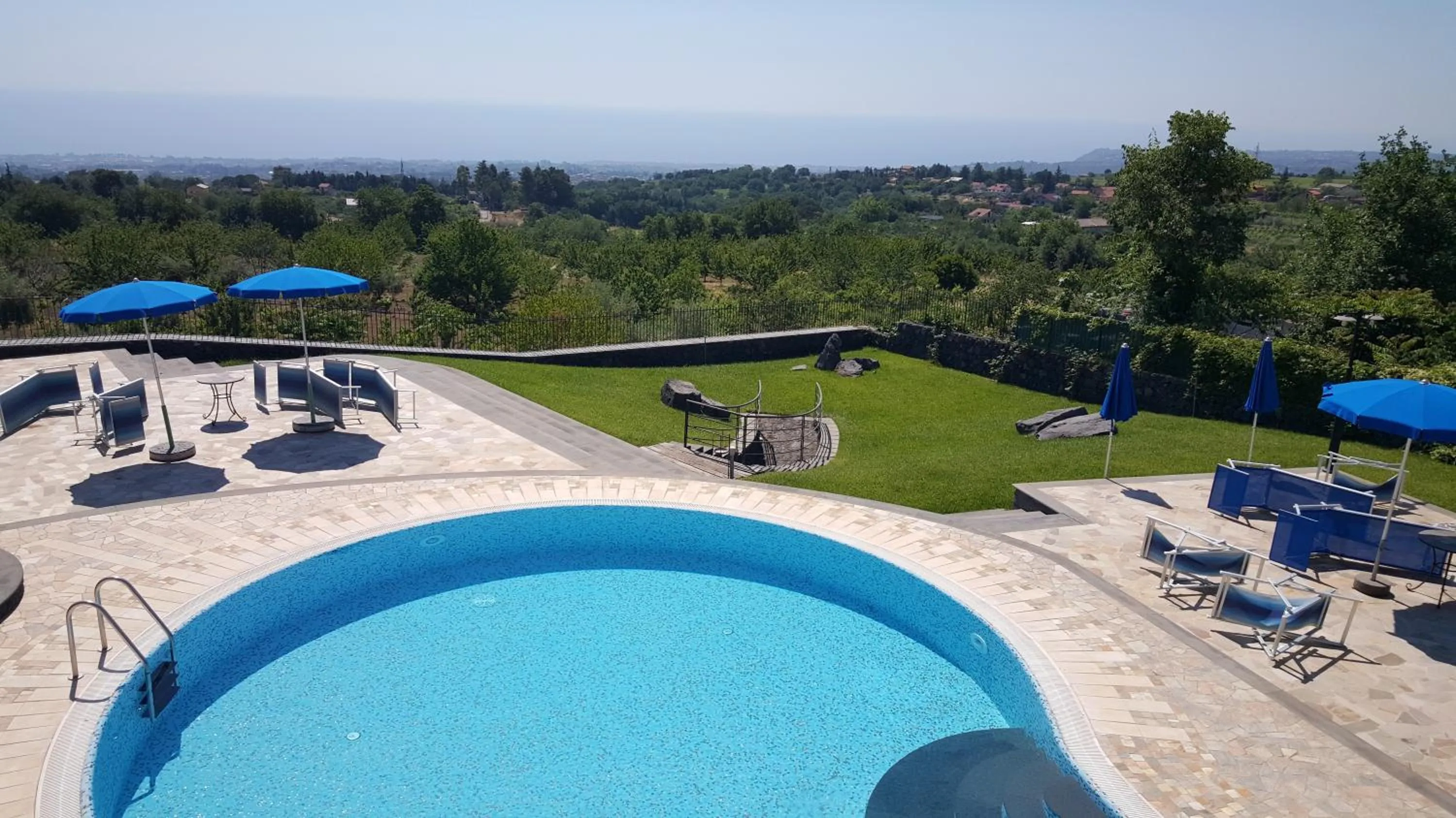 Day in Antico Borgo Petralia