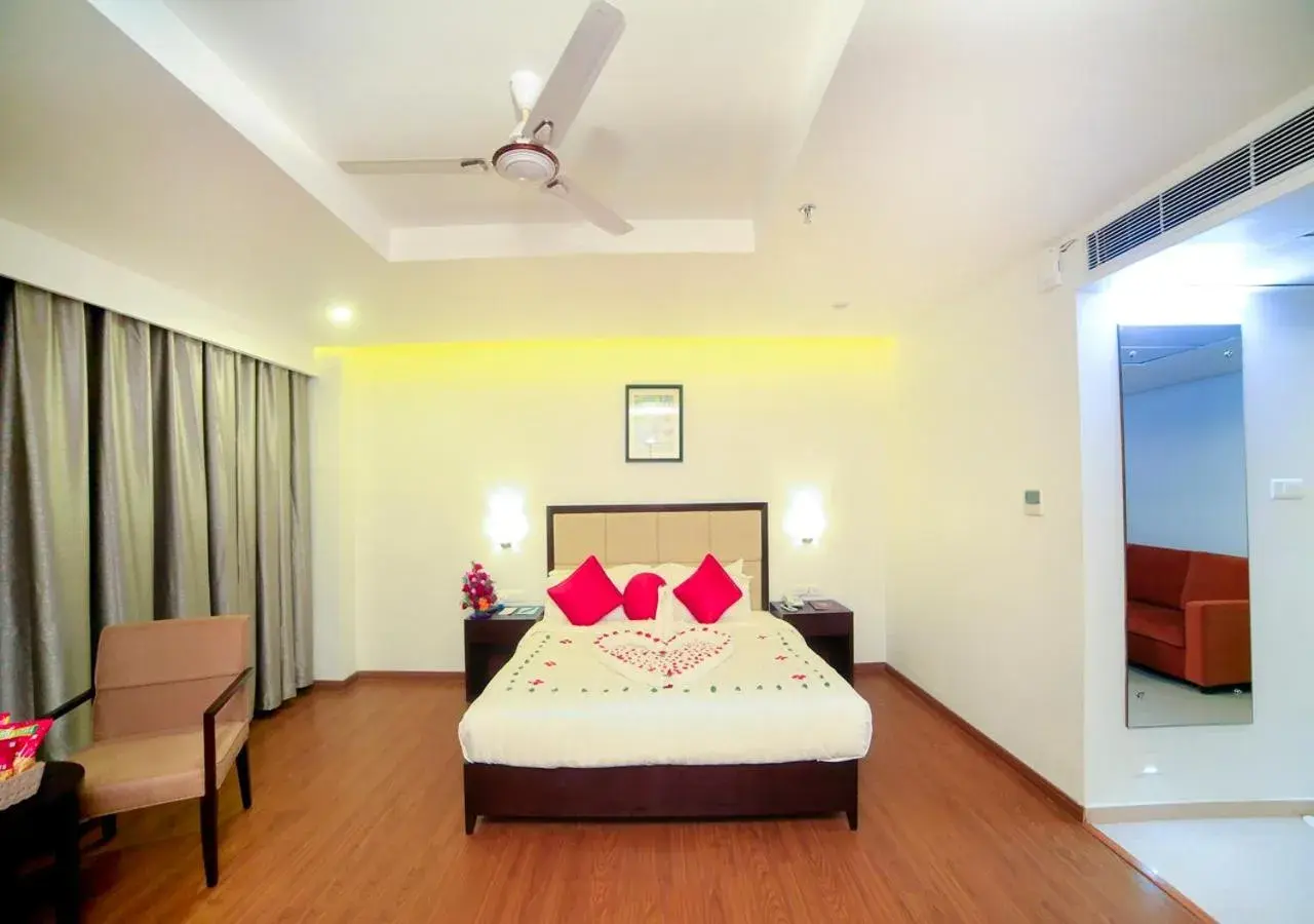 Bedroom, Bed in Triguna Clarks Inn Kurnool Bedroom, Bed in Triguna Clarks Inn Kurnool