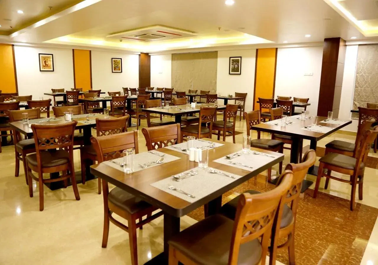 Restaurant/places to eat in Triguna Clarks Inn Kurnool Restaurant/places to eat in Triguna Clarks Inn Kurnool