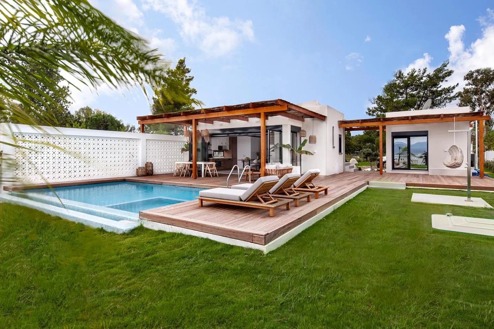 Property building in Sun 'n Chill, Boutique Apartments & Beach Villa