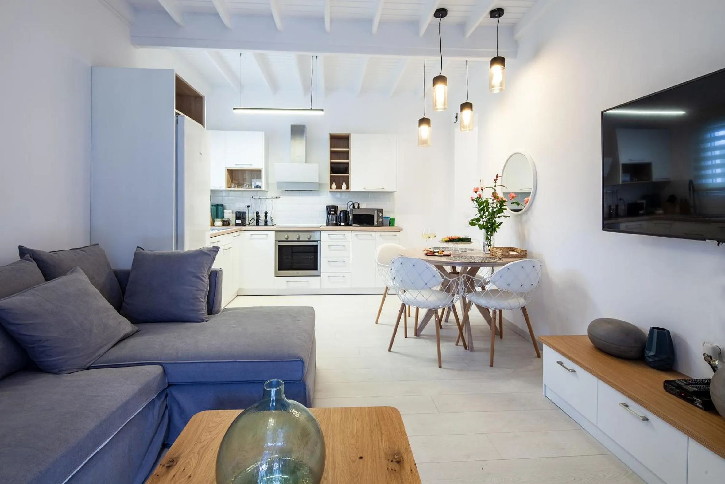 Kitchen or kitchenette in Sun 'n Chill, Boutique Apartments & Beach Villa