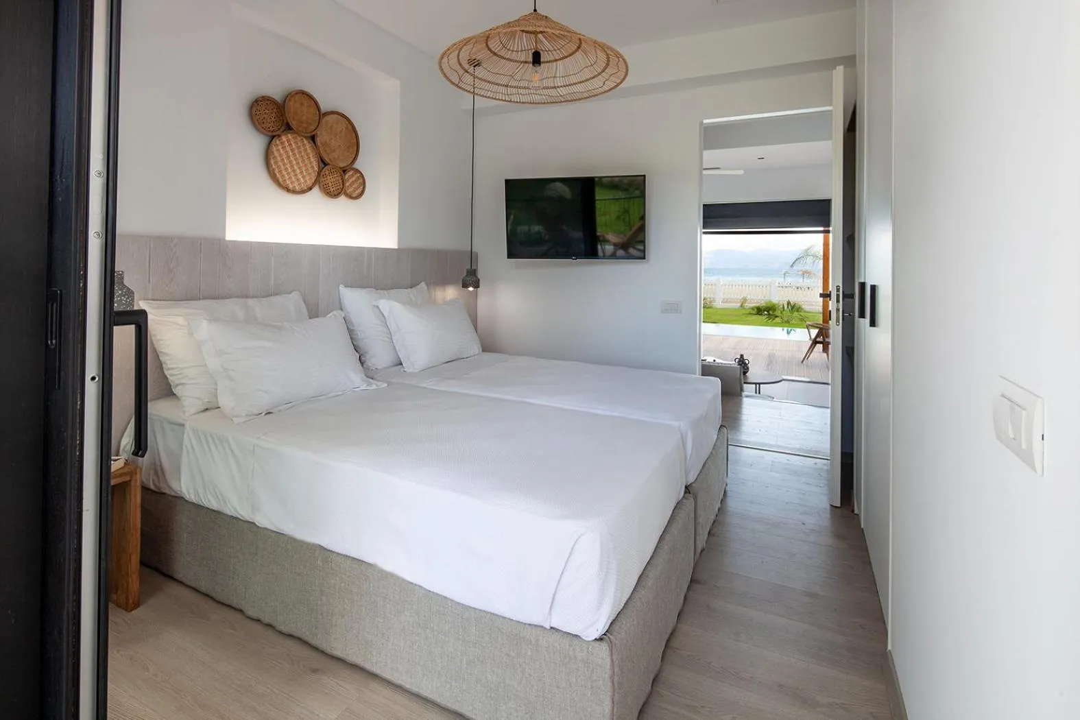 Bed in Sun 'n Chill, Boutique Apartments & Beach Villa
