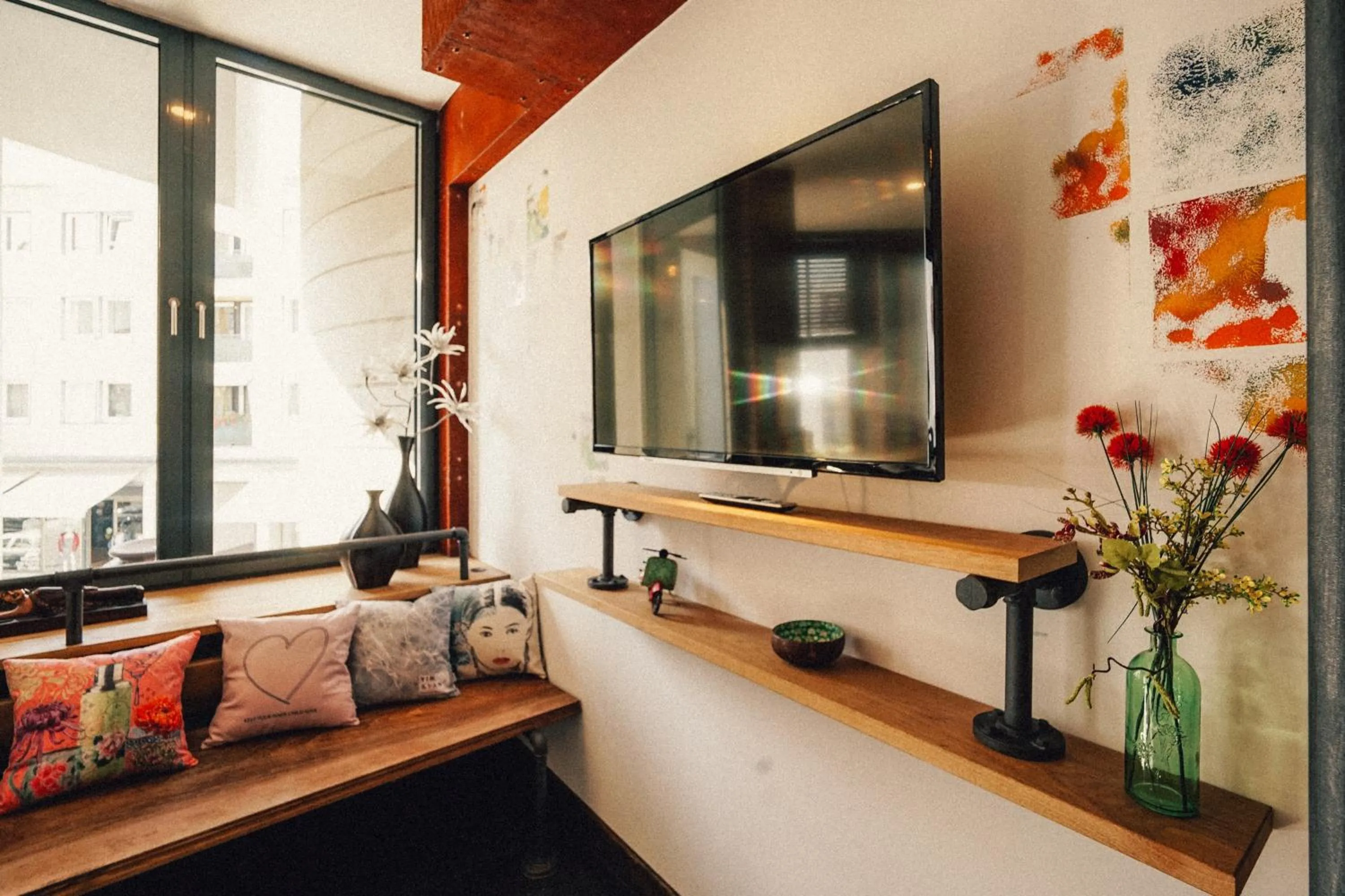 TV and multimedia in 36 Phô Cô Hotel & Suites