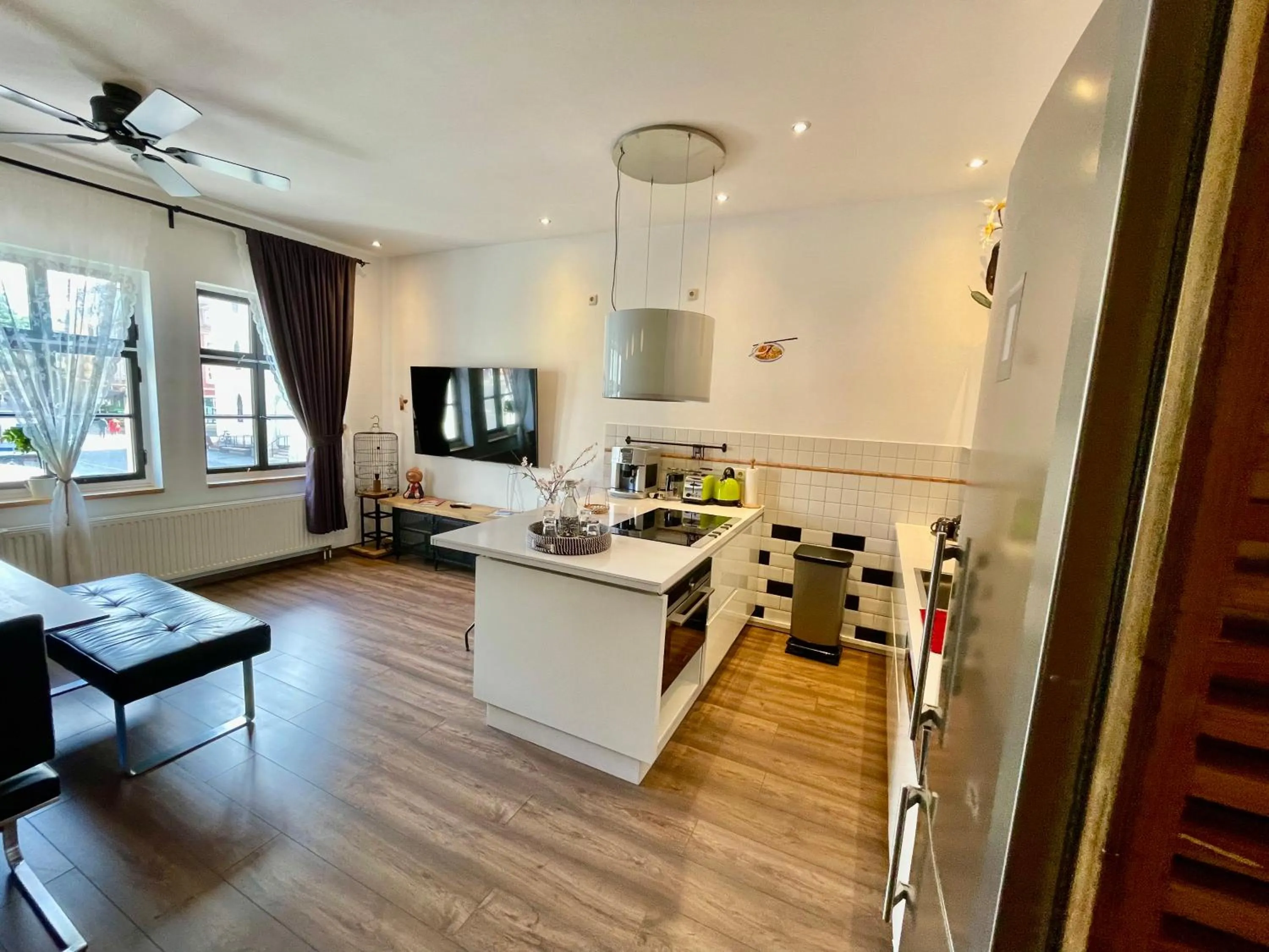 TV and multimedia in 36 Phô Cô Hotel & Suites