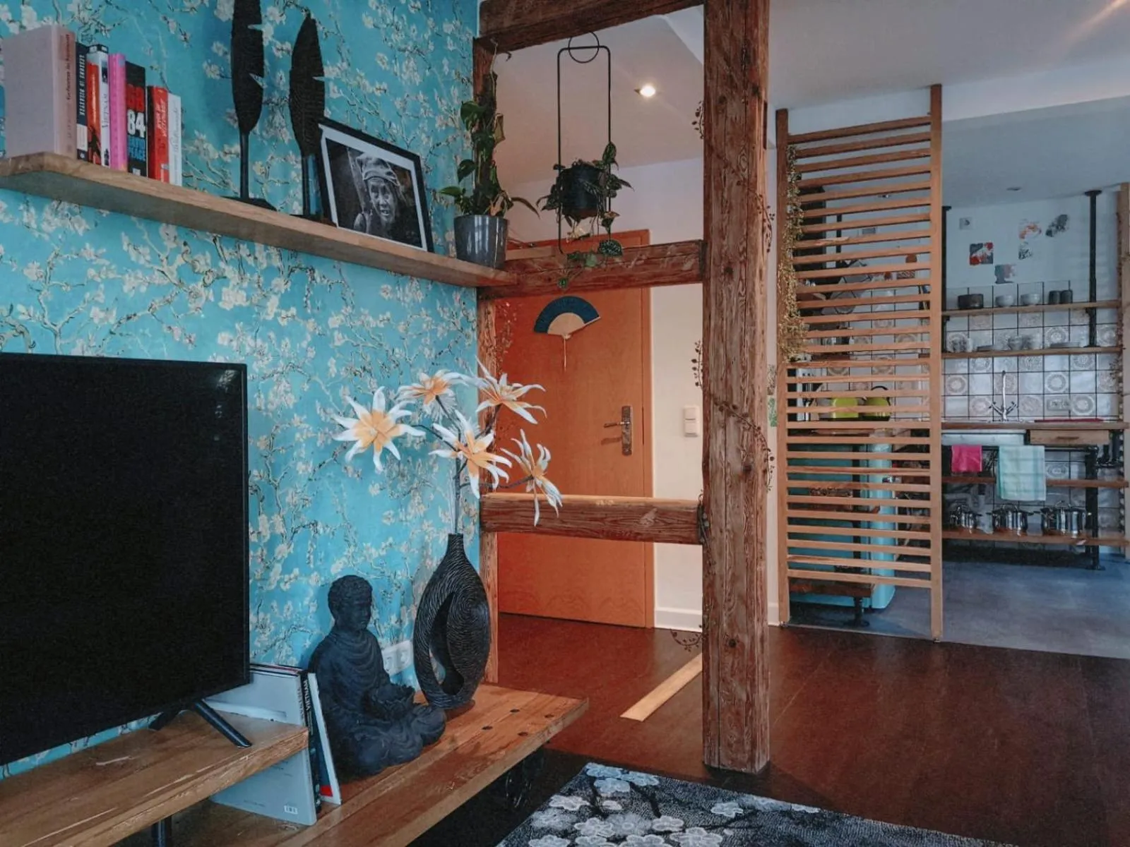 Communal lounge/ TV room in 36 Phô Cô Hotel & Suites