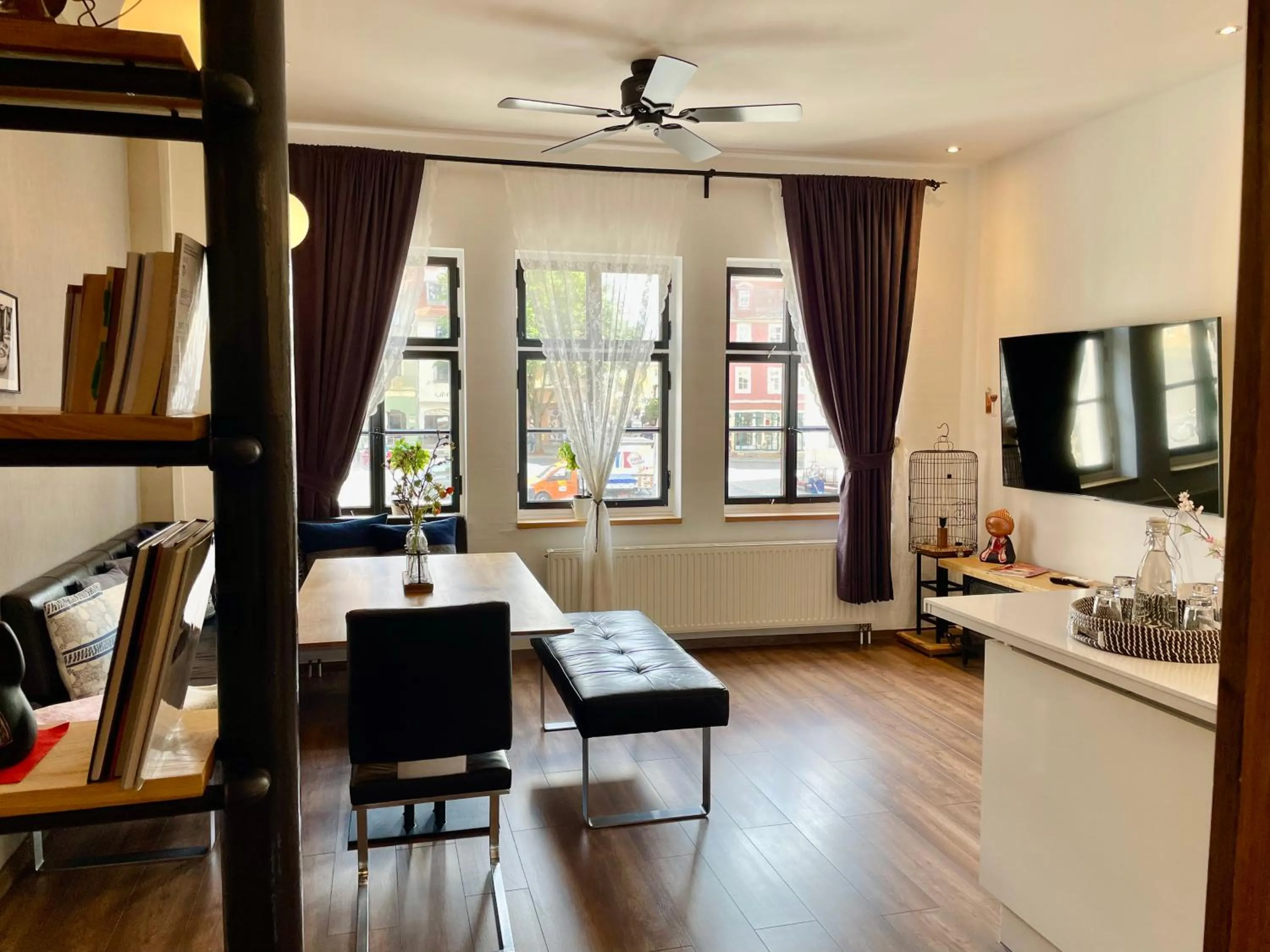 Communal lounge/ TV room in 36 Phô Cô Hotel & Suites