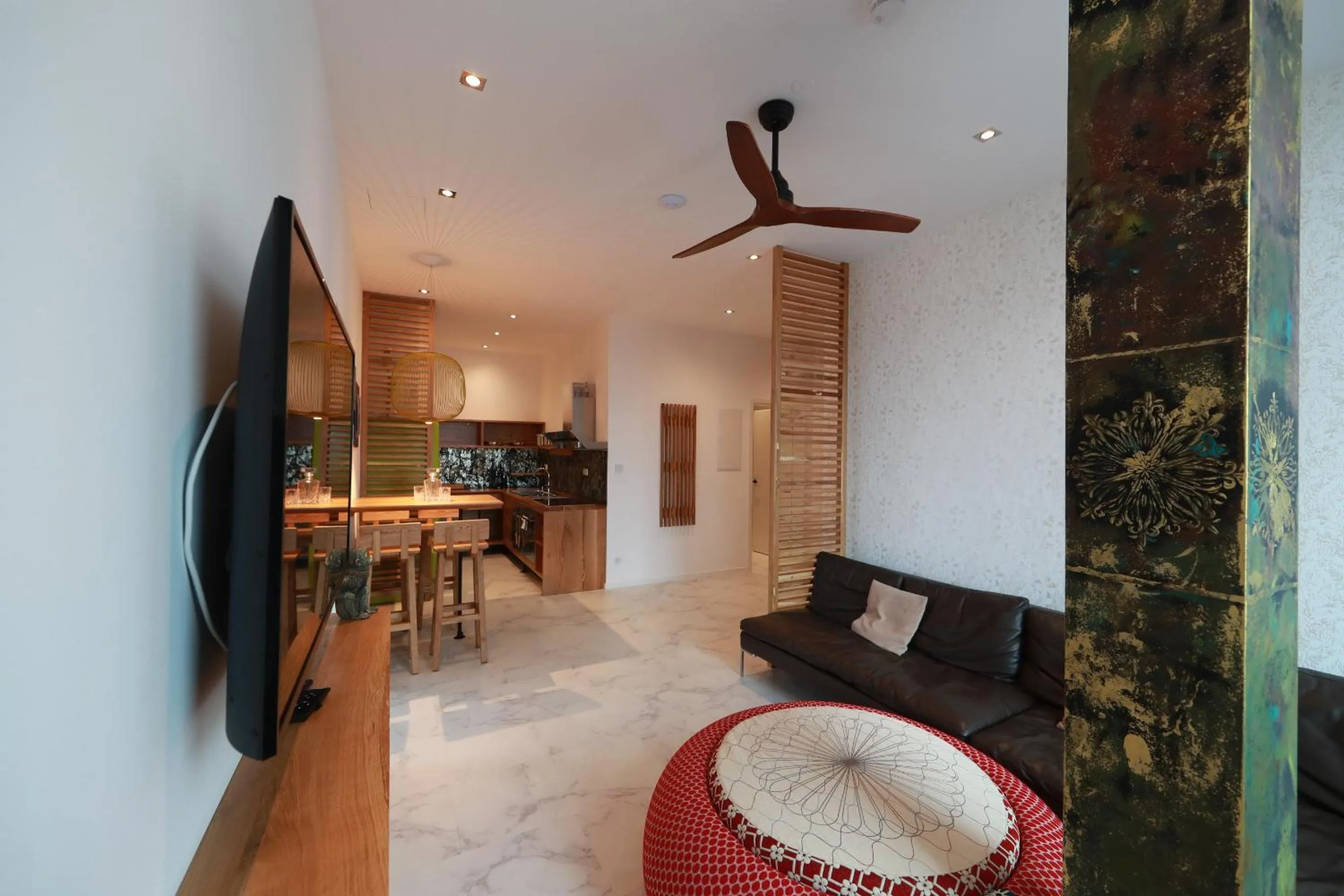 Communal lounge/ TV room in 36 Phô Cô Hotel & Suites