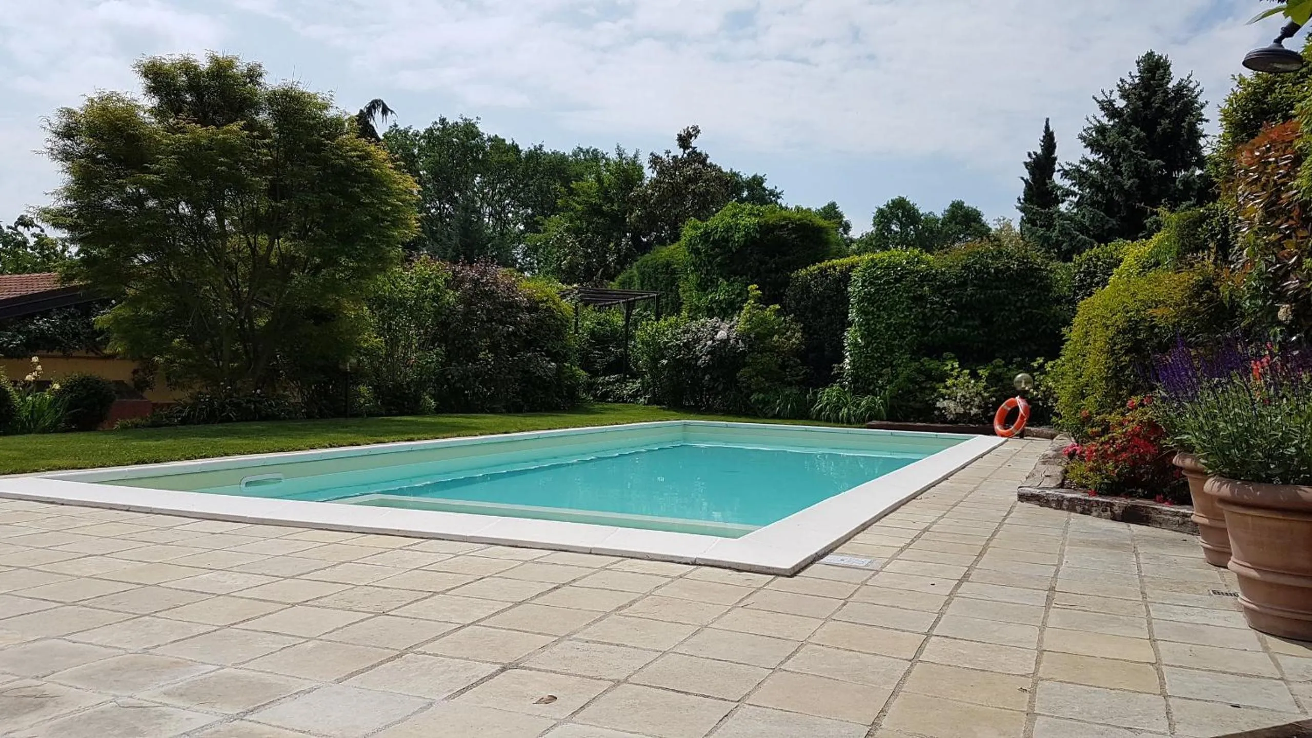 Garden view in B&B La Cascina di Monia e Mario