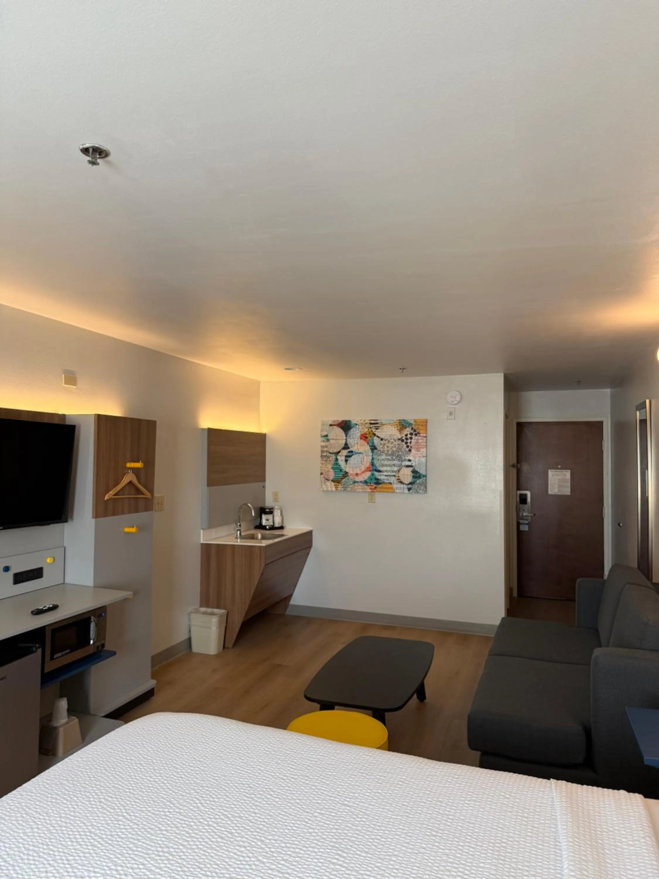 Bed in Microtel Inn and Suites Baton Rouge Airport