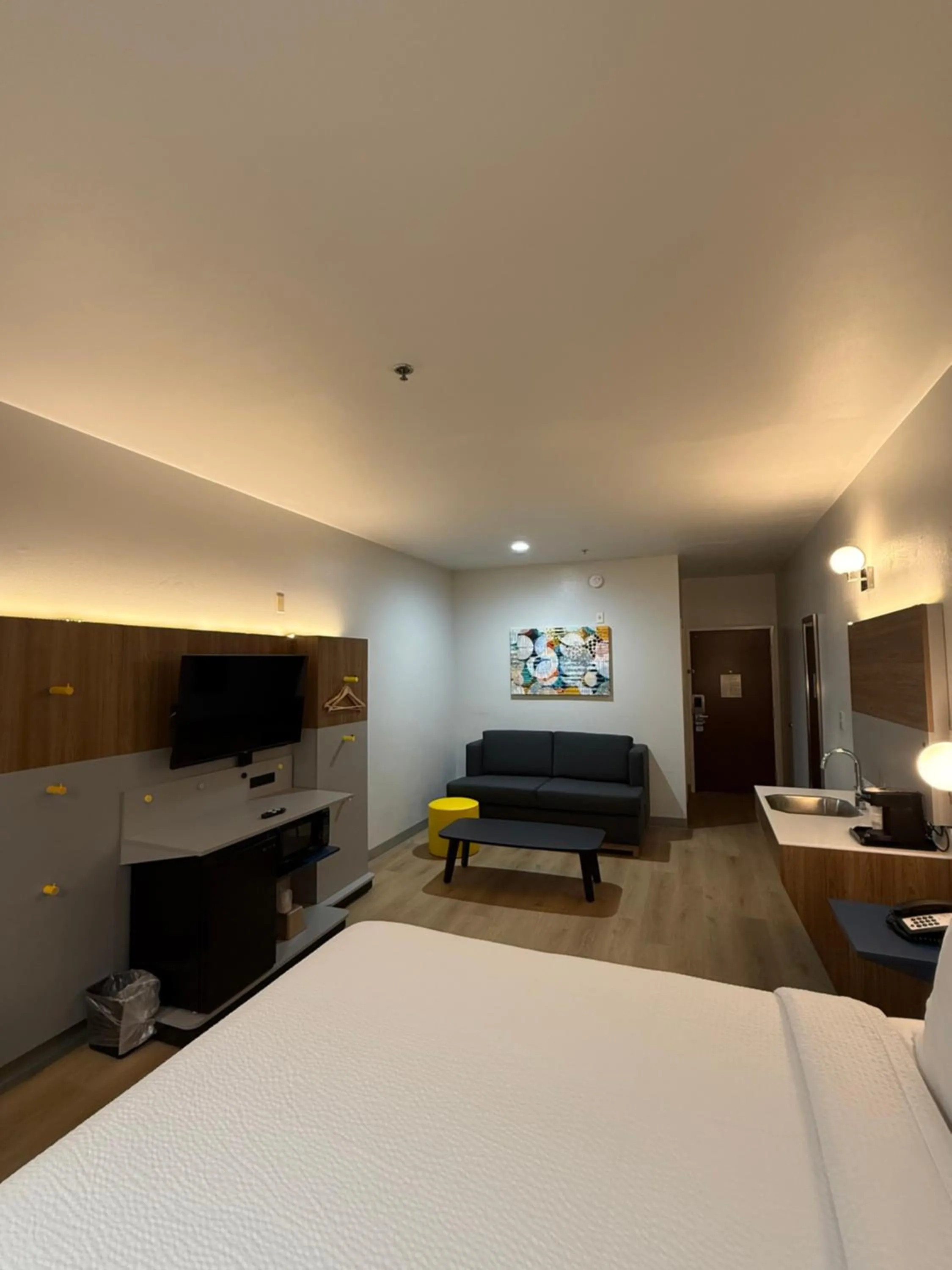 Bed in Microtel Inn and Suites Baton Rouge Airport