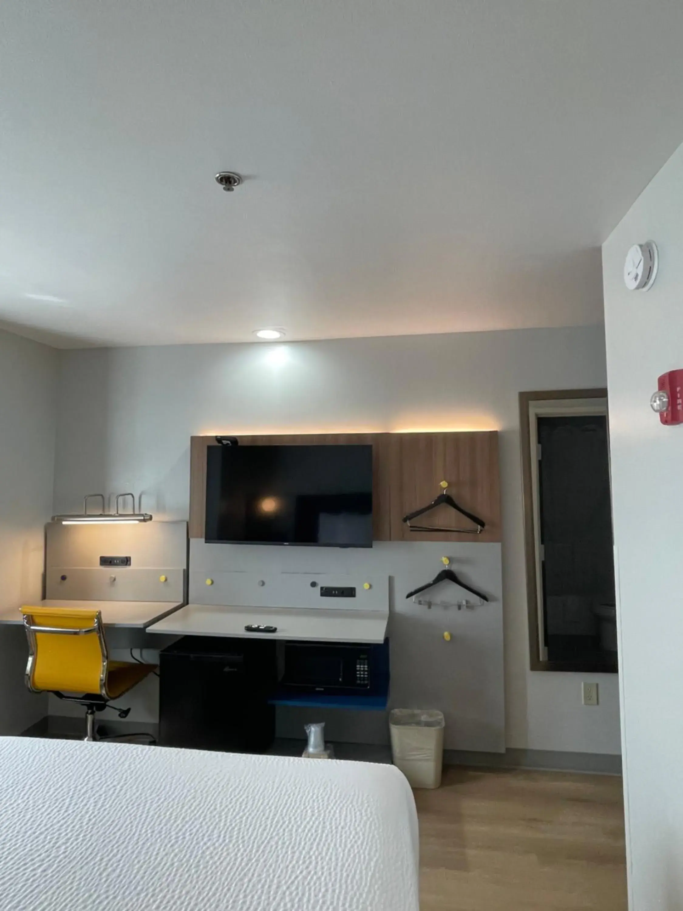 Bed in Microtel Inn and Suites Baton Rouge Airport Bed in Microtel Inn and Suites Baton Rouge Airport