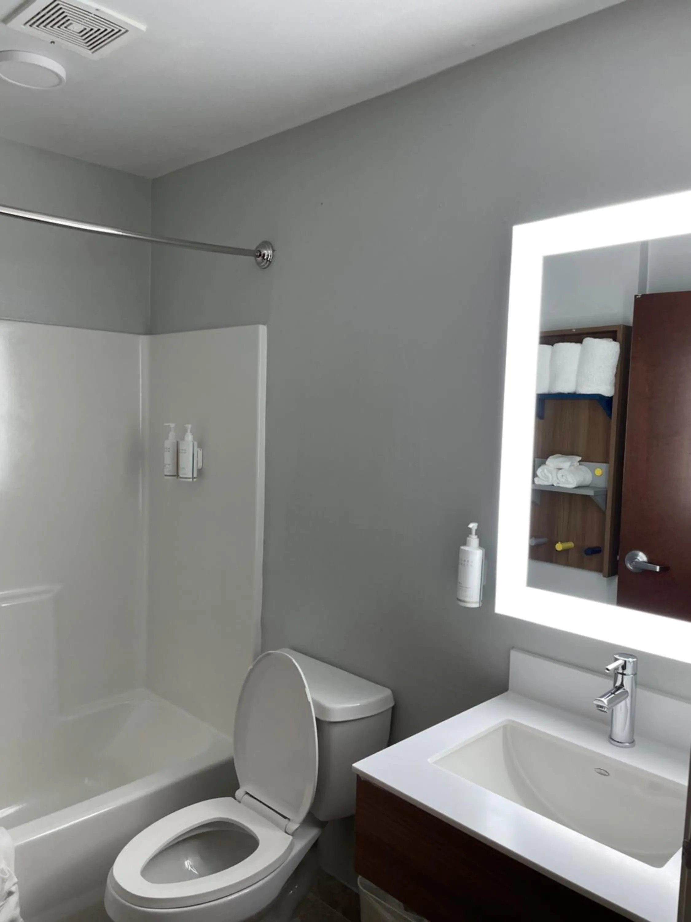 Shower in Microtel Inn and Suites Baton Rouge Airport