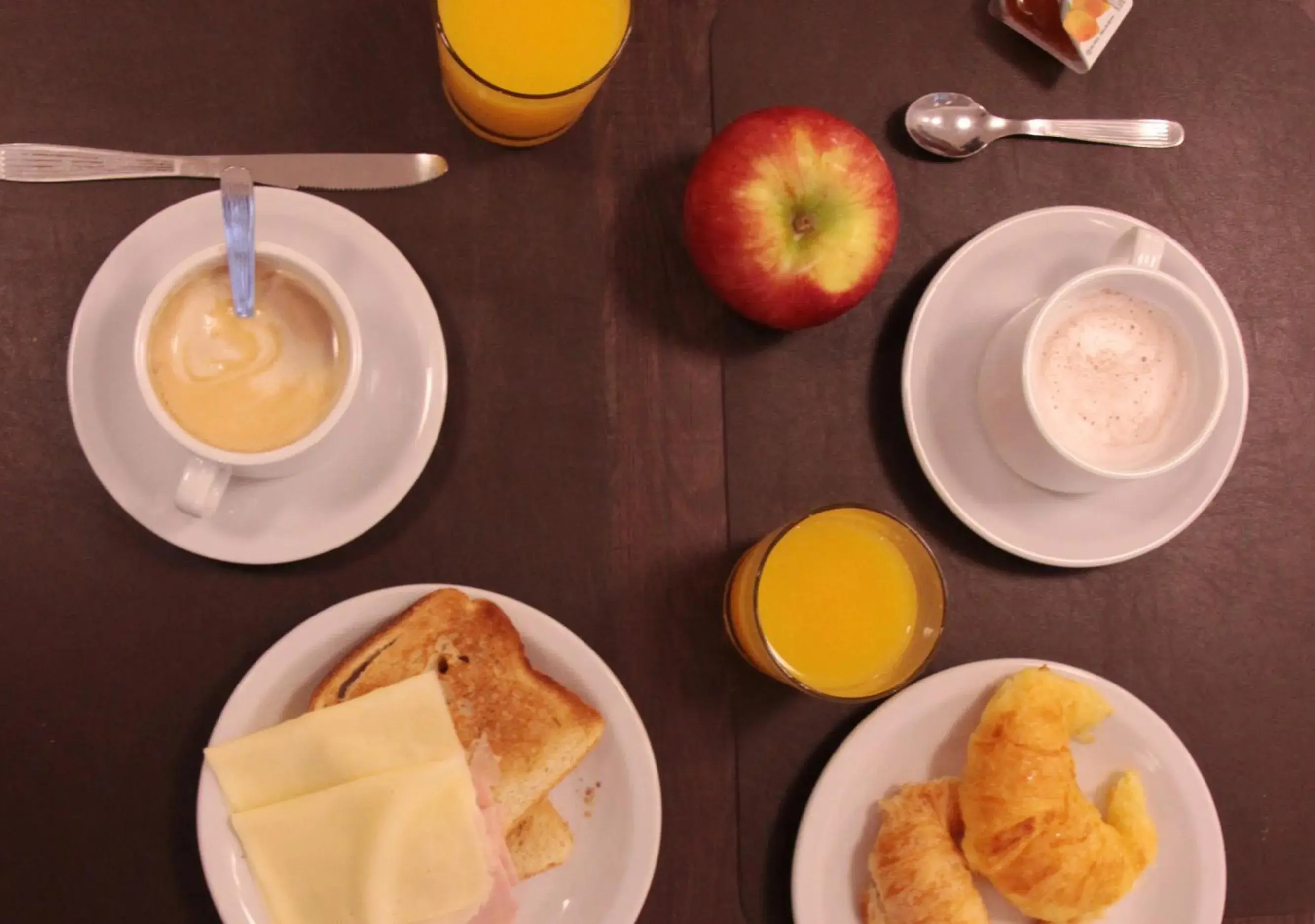Breakfast in Days Inn & Suites by Wyndham La Plata Breakfast in Days Inn & Suites by Wyndham La Plata