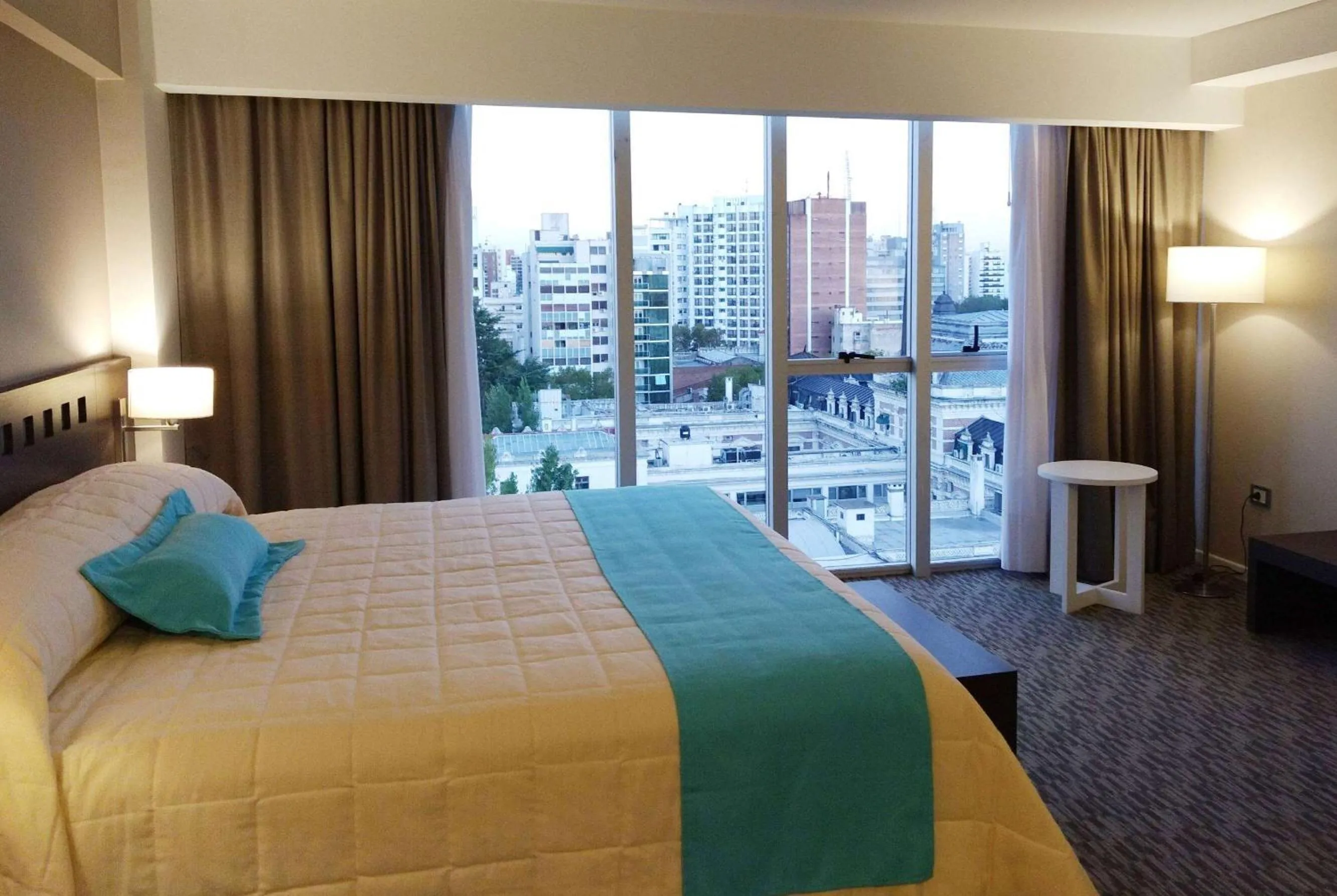 Photo of the whole room, Bed in Days Inn & Suites by Wyndham La Plata