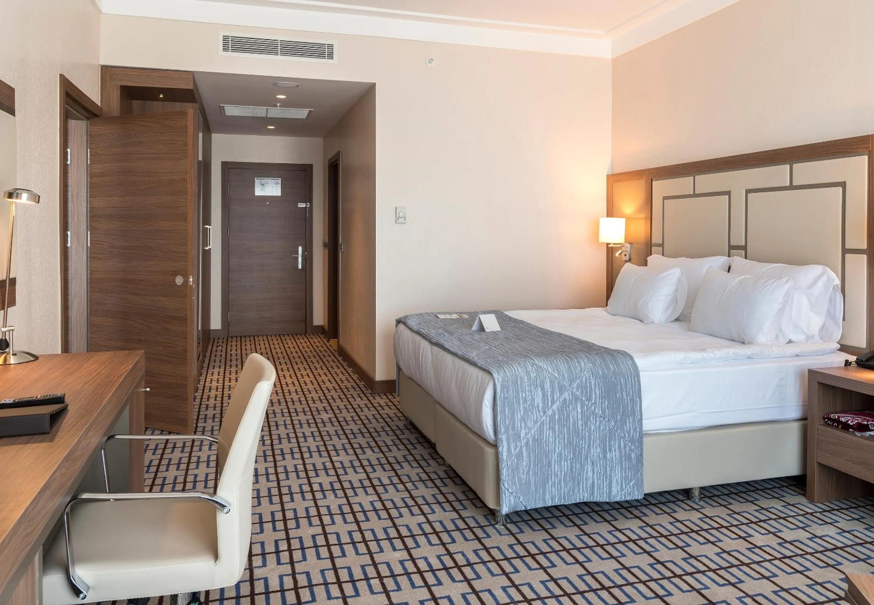 Photo of the whole room, Bed in Ramada Plaza by Wyndham Rize