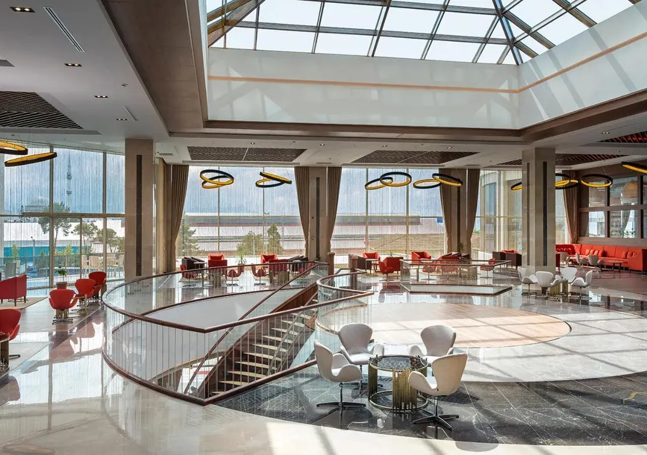 Lounge or bar in Ramada Plaza by Wyndham Rize Lounge or bar in Ramada Plaza by Wyndham Rize