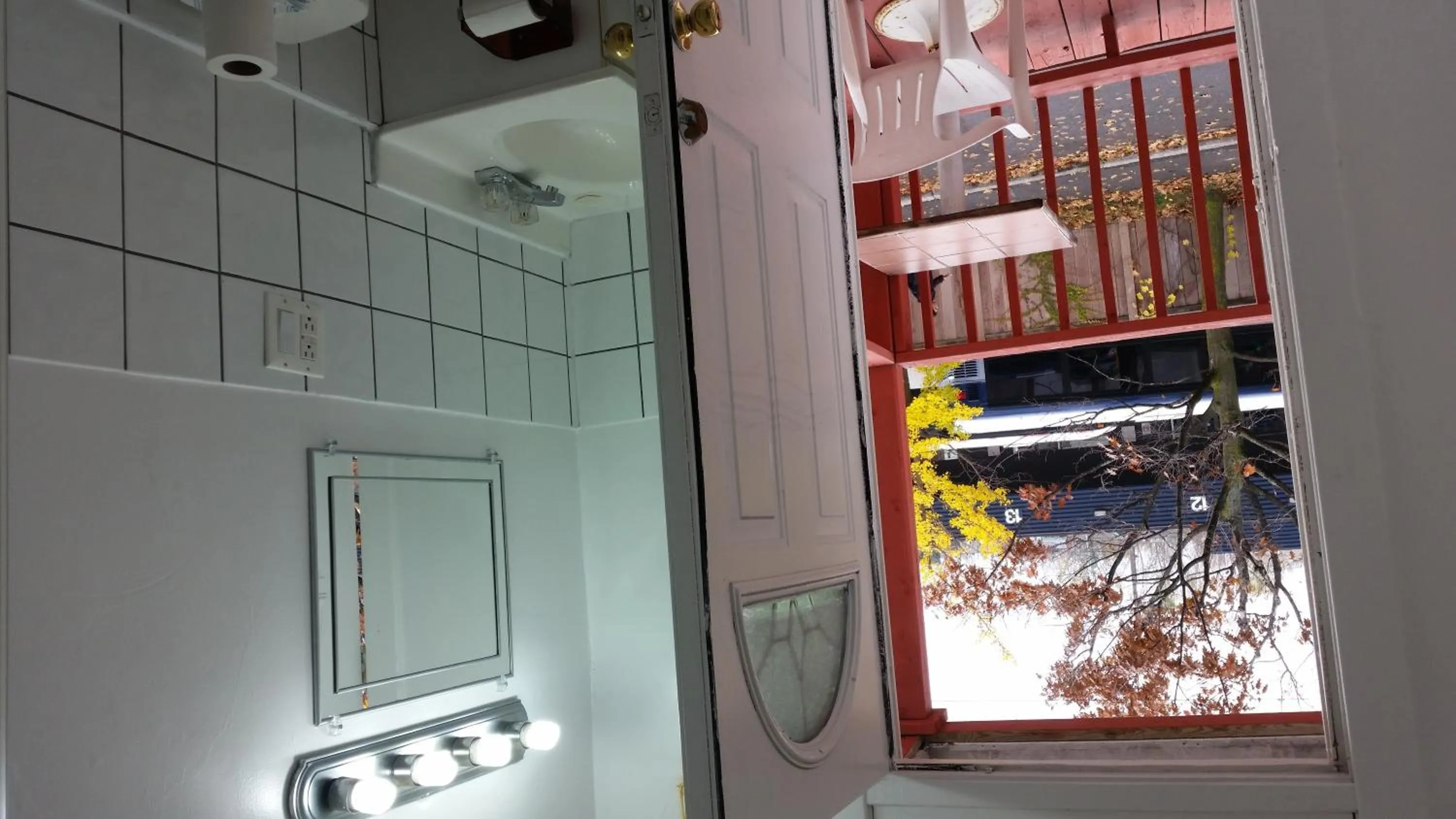 Bathroom in A Voyageur's Guest House