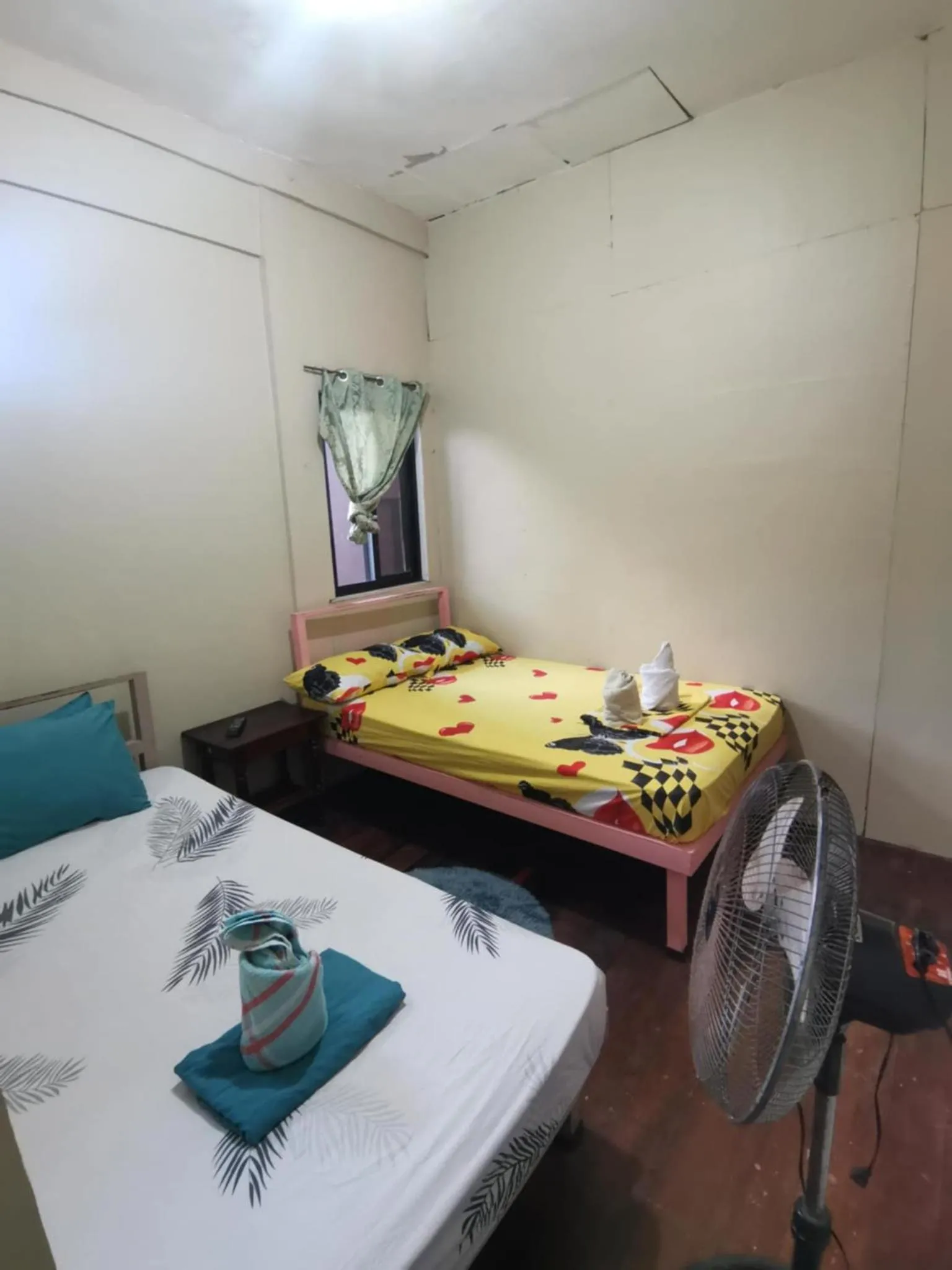Bed in Ken's Inn