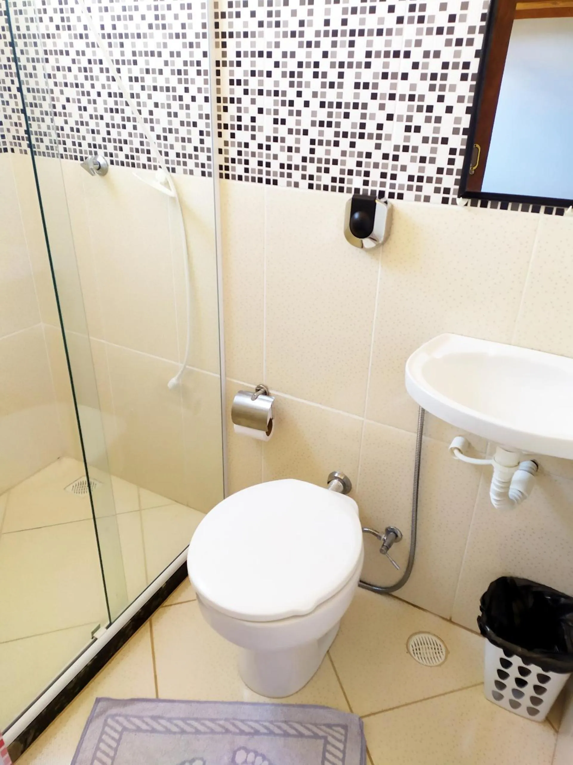 Shower in Hotel Lumiar