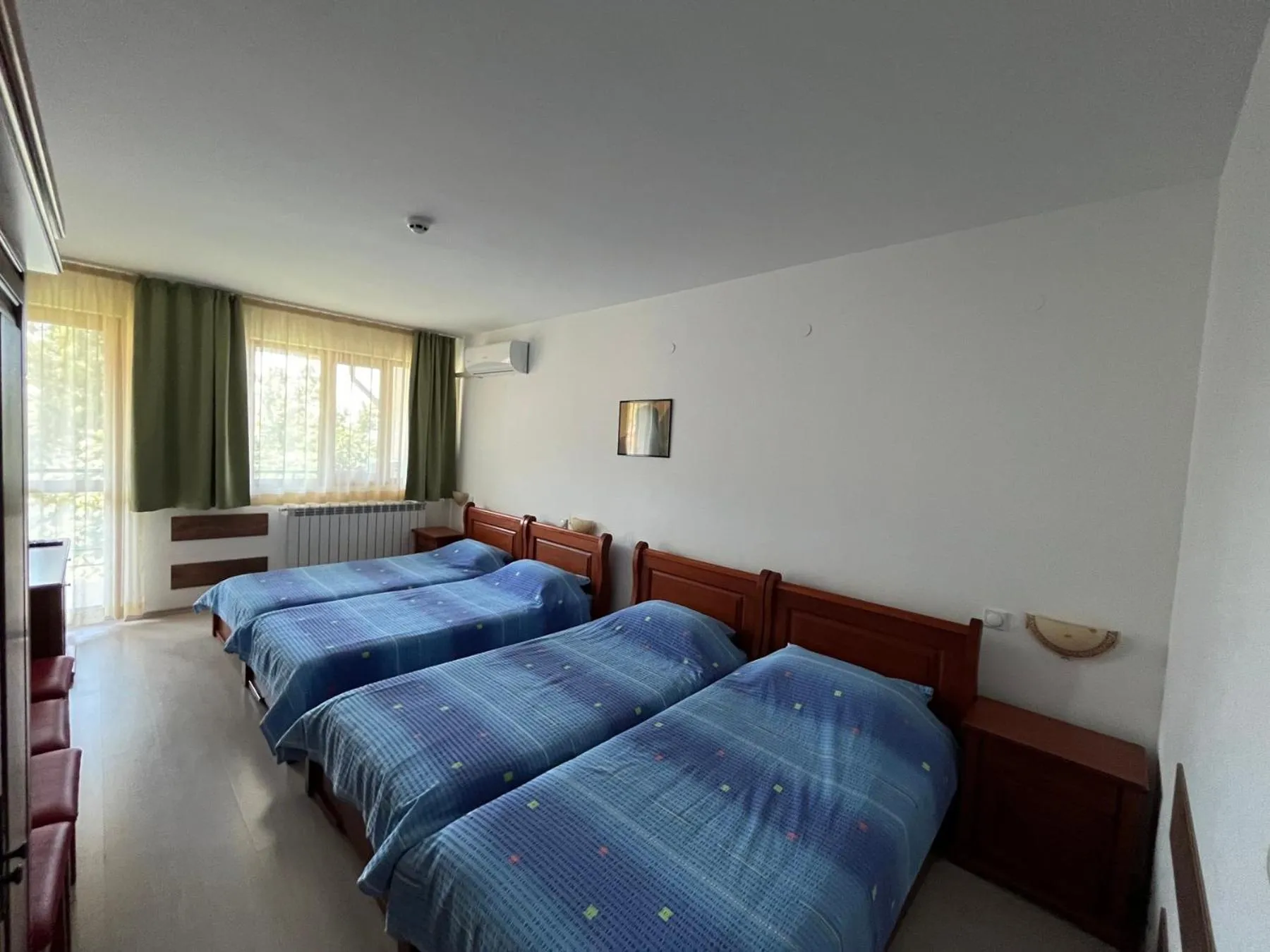 Photo of the whole room, Bed in Centaur Family Hotel