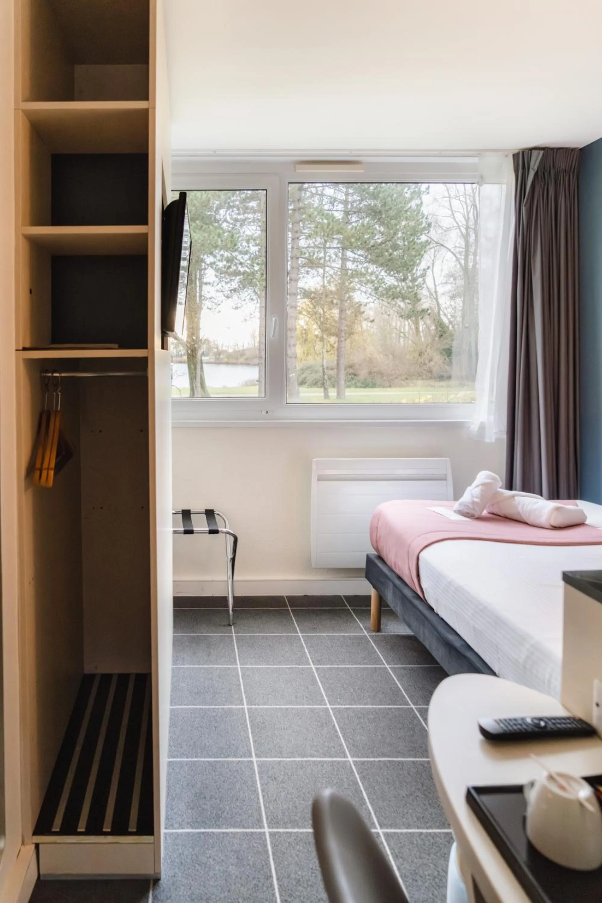 Bed in Best Western Hotel du Lac Dunkerque- Restaurant ouvert 7/7 midi et soir